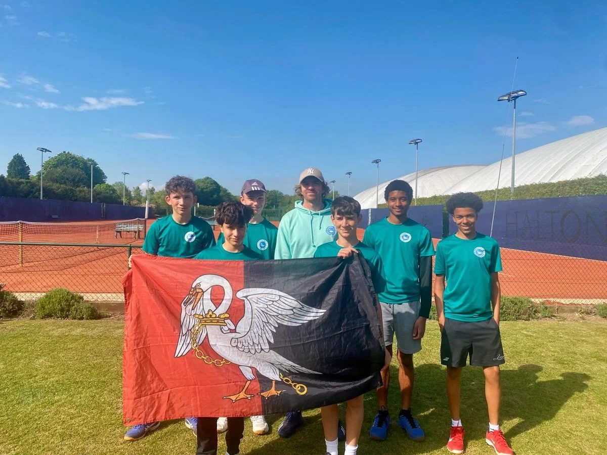 Bucks have had a couple of weeks full of Junior County Competitions, May 2/3 the LTA 14U County Cup Competition took place with the Bucks boys competing at @halton_tennis_centre . Steve @stevensumpter captained the boys to 🥈 in a round robin box con