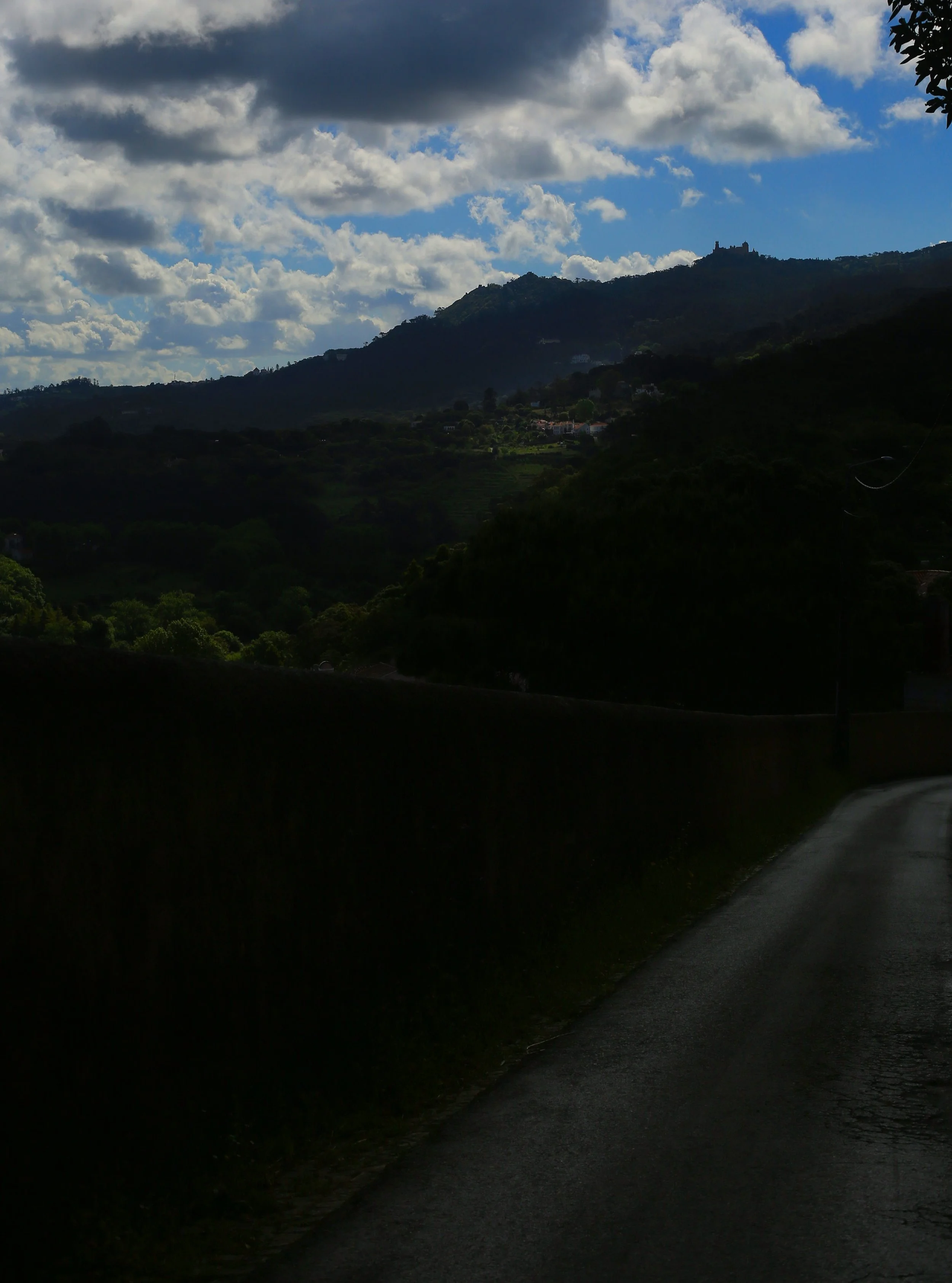 Chasing light through the clouds in Sintra ☁️🌄
Some roads don&rsquo;t need a destination &mdash; just a moment like this.
Dark hills, dramatic skies, and that quiet feeling you only get when nature pauses everything for a second.

If you&rsquo;re in