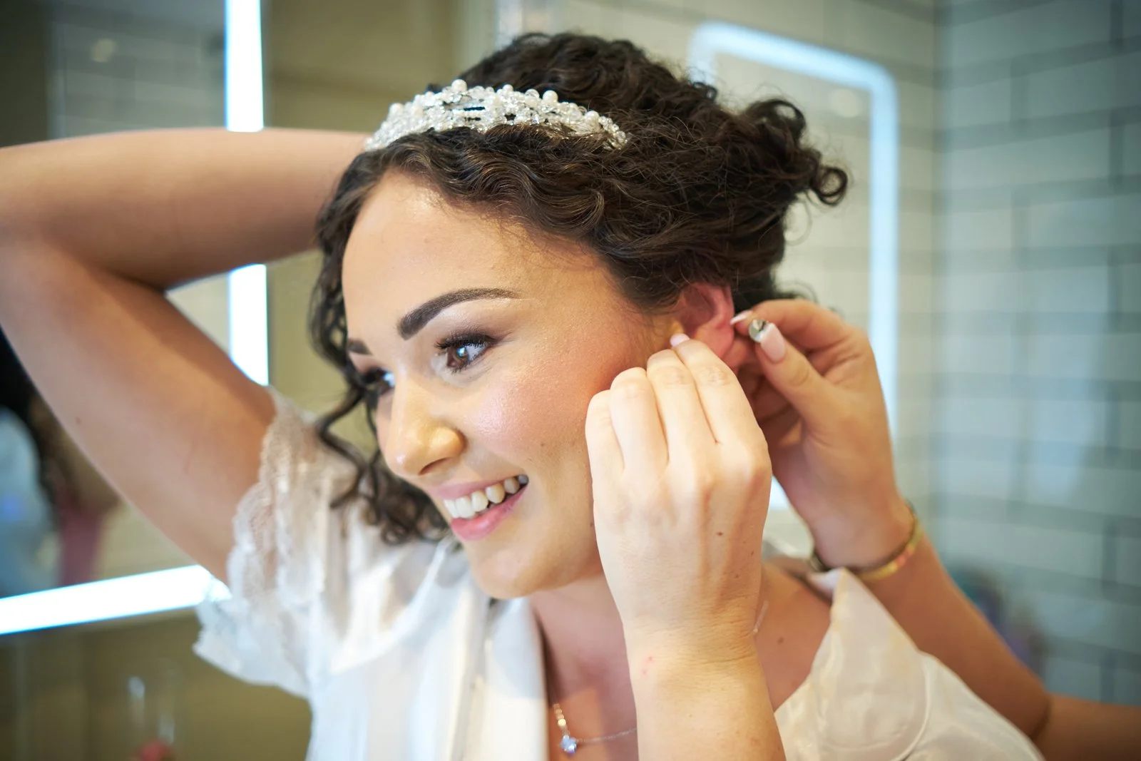 whitley-hall-hotel-sheffield-wedding-photographer-bride-bridesmaids-getting-ready 204.JPG