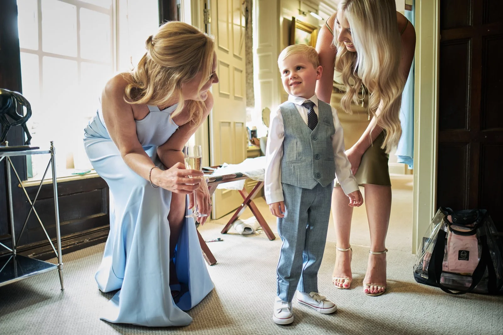 whitley-hall-hotel-sheffield-wedding-photographer-bride-bridesmaids-getting-ready 222.JPG