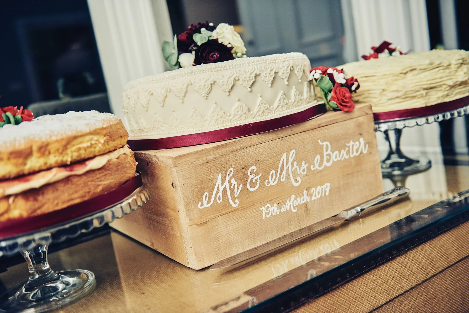 didsbury-house-hotel-manchester-cutting-the-cake-wedding-photography-6.JPG