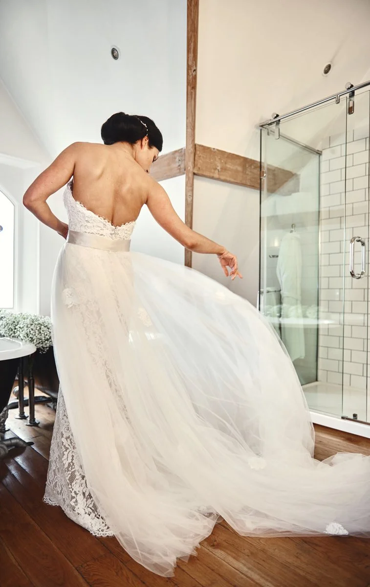 didsbury-house-hotel-manchester-wedding-photographer-photography-14dress-wearing-bride-detail-.JPG