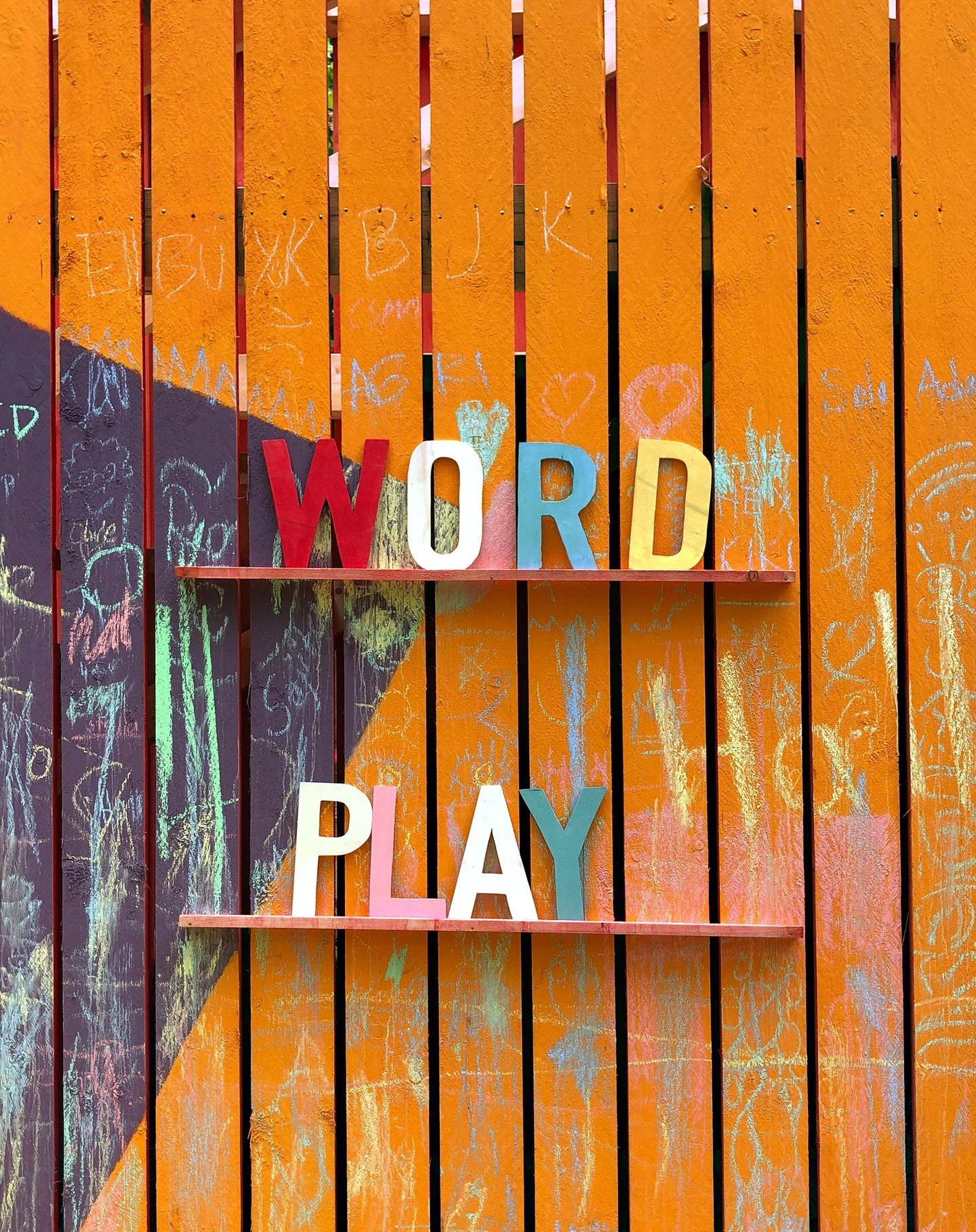 Installation und Intervention am 15.06.24 @radical_playgrounds / Martin Gropius Bau

&bdquo;Word Play&ldquo; und &bdquo;FRESSE(n) - Wie klingt ein krtsch?&ldquo;: Spiel mit einer Buchstaben schluckenden, spuckenden Skulptur und Afterwork-Karaoke.

Fr