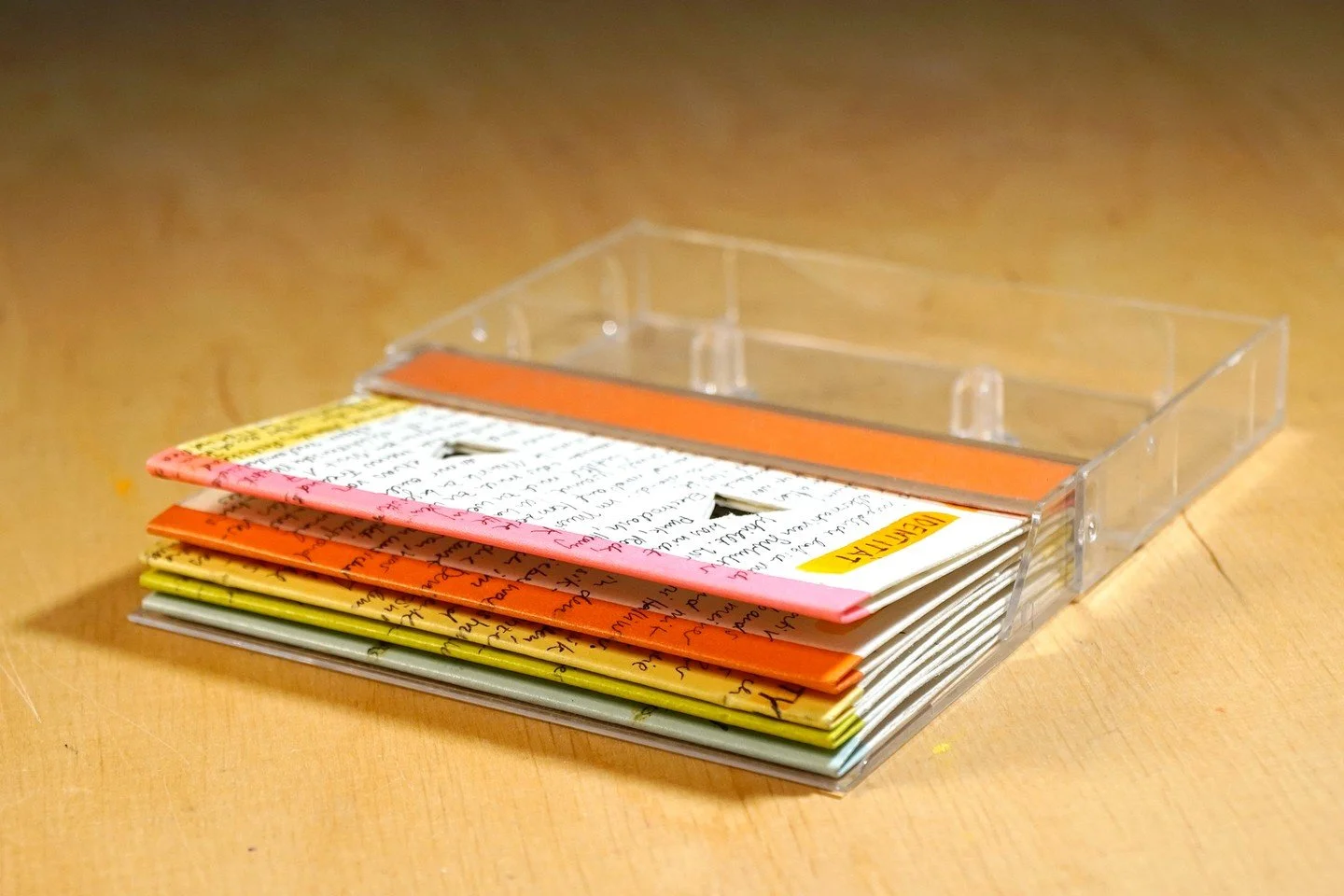 auf der eigenen Spur - Mixtape mit Erinnerungen, Zitaten und Songs an das eigene Teenager-Ich. Texte &uuml;ber die Rolle der Musik in der eigenen Biografie und schlie&szlig;lich eine Playlist mit Songs feministischer Role Models.

Entstanden im Rahme