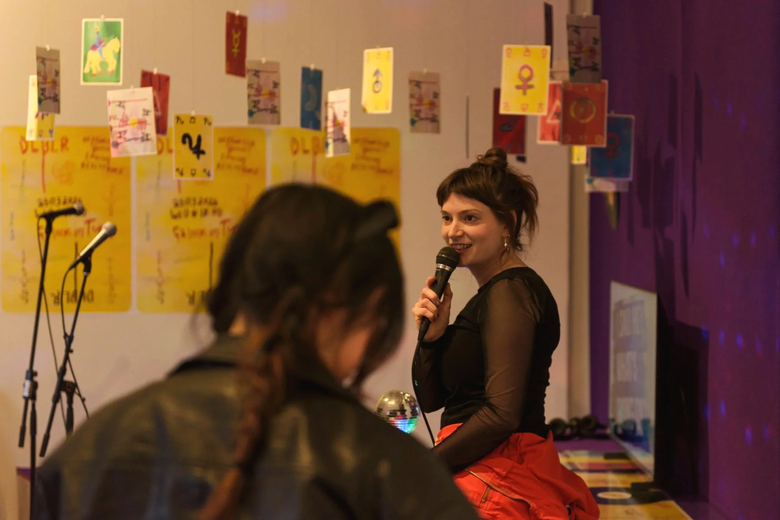 Girlboss Karaoke | Cosmic Girlboss | Galerie im Turm | Foto: Vincent Wechselberger