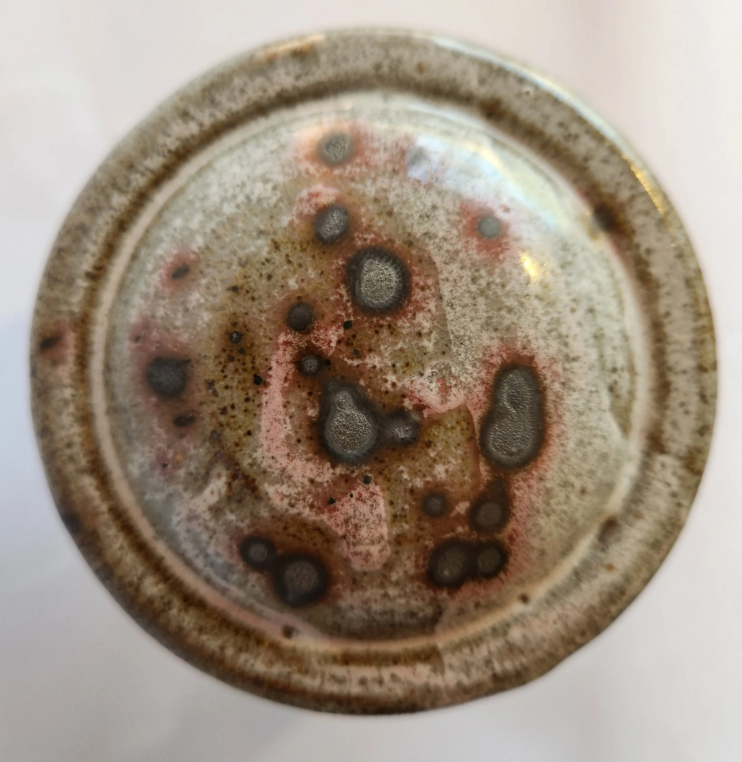 Olive ash jar detail.jpg