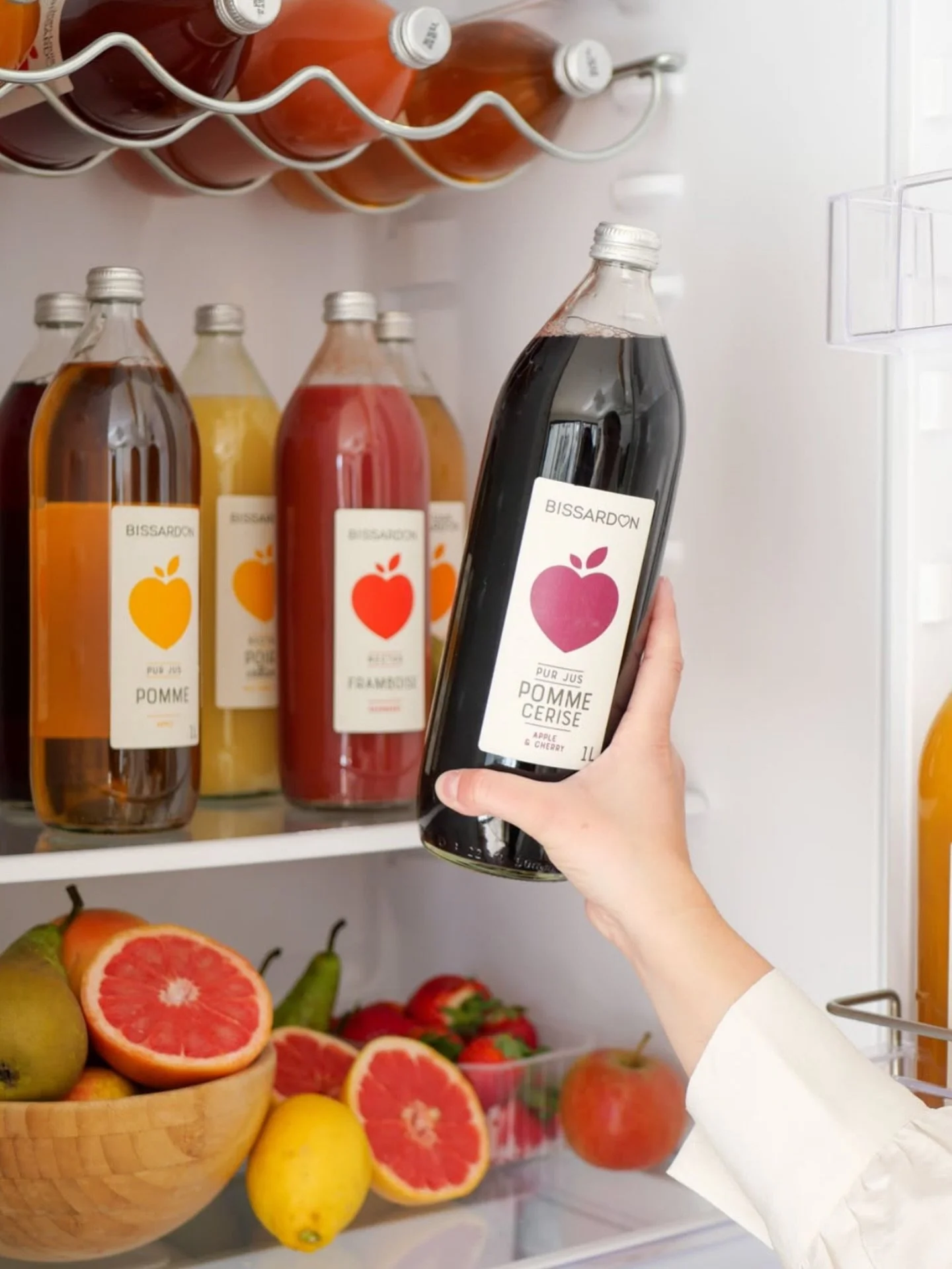 Bissardon 🍎✨

Le fruit, rien que le fruit.
Des jus press&eacute;s avec pr&eacute;cision, sans artifices, pour une fra&icirc;cheur pure et imm&eacute;diate.

Une gorg&eacute;e suffit pour comprendre la diff&eacute;rence.

👉 L&rsquo;ensemble des prod