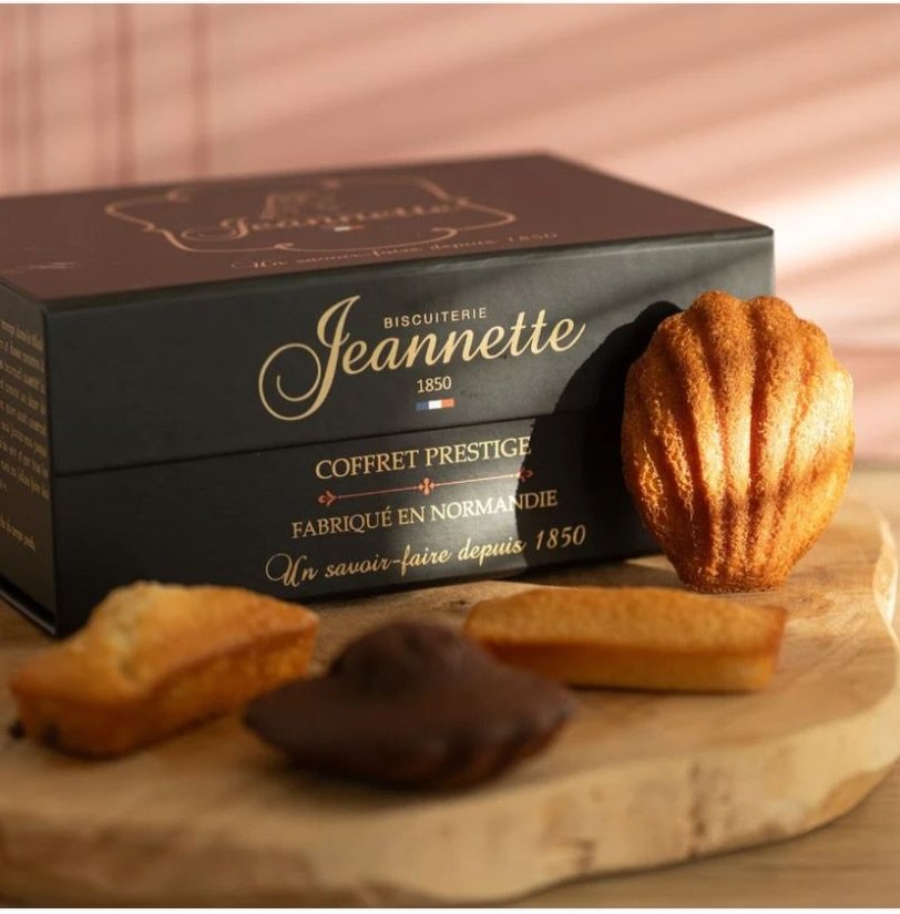 Biscuiterie Jeannette ✨

Une maison embl&eacute;matique du savoir-faire fran&ccedil;ais.
Des recettes authentiques, un beurre de caract&egrave;re, une gourmandise qui traverse le temps sans jamais se d&eacute;moder.

Ici, chaque biscuit a le go&ucirc