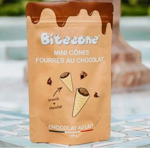 Bitecone 🍦✨

Un format ludique, un go&ucirc;t franc, une vraie claque de fra&icirc;cheur.

Bitecone, c&rsquo;est le plaisir glac&eacute; revisit&eacute; : simple, gourmand, efficace.

On croque, on sourit, on recommence.

👉 Tous les produits sont d