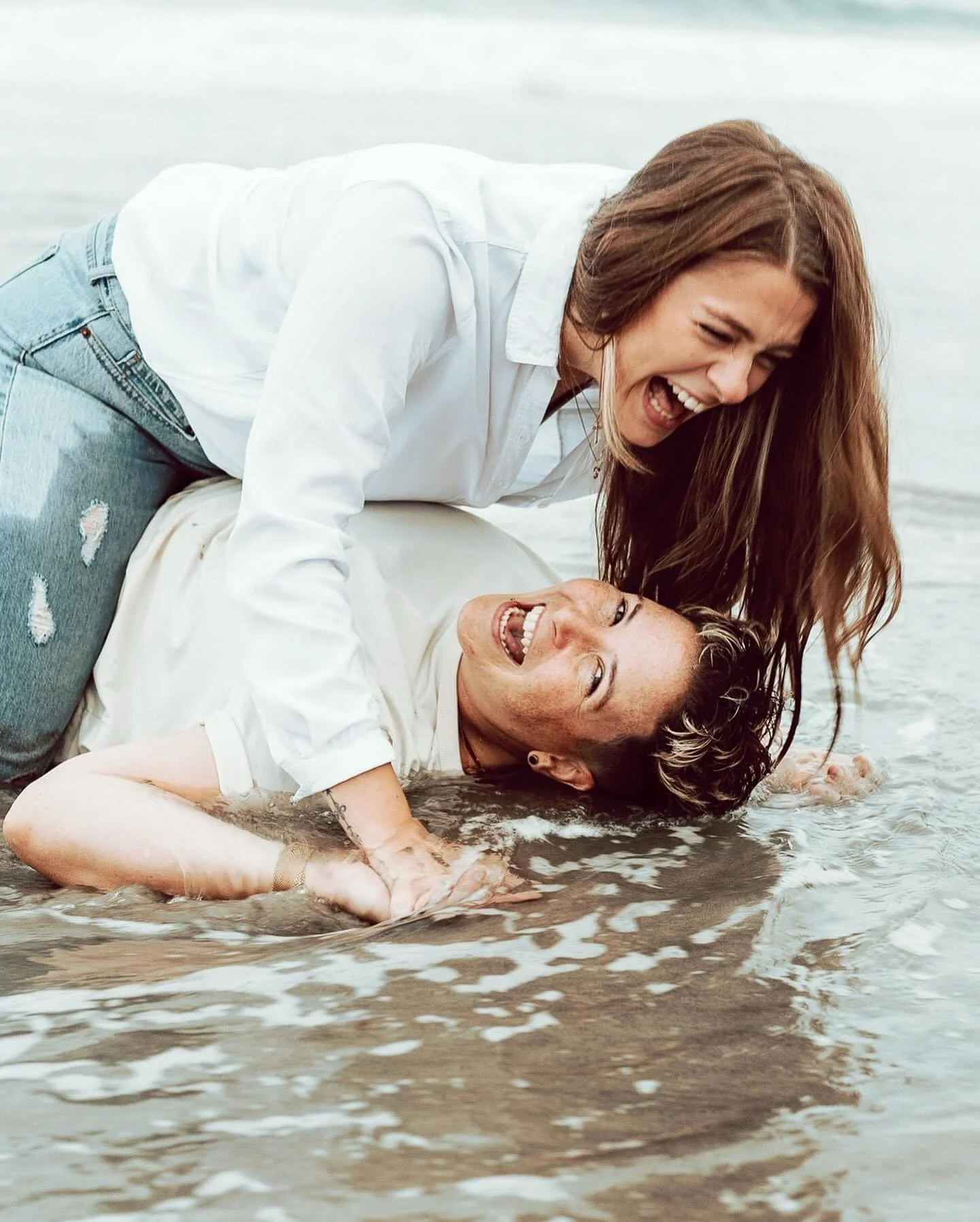 One for the books 👌🏻💍💖 #mrsandmrs #beachvibes #engagementphotos #bostonphotographer #hamptonbeach #imafiance #oceanlife