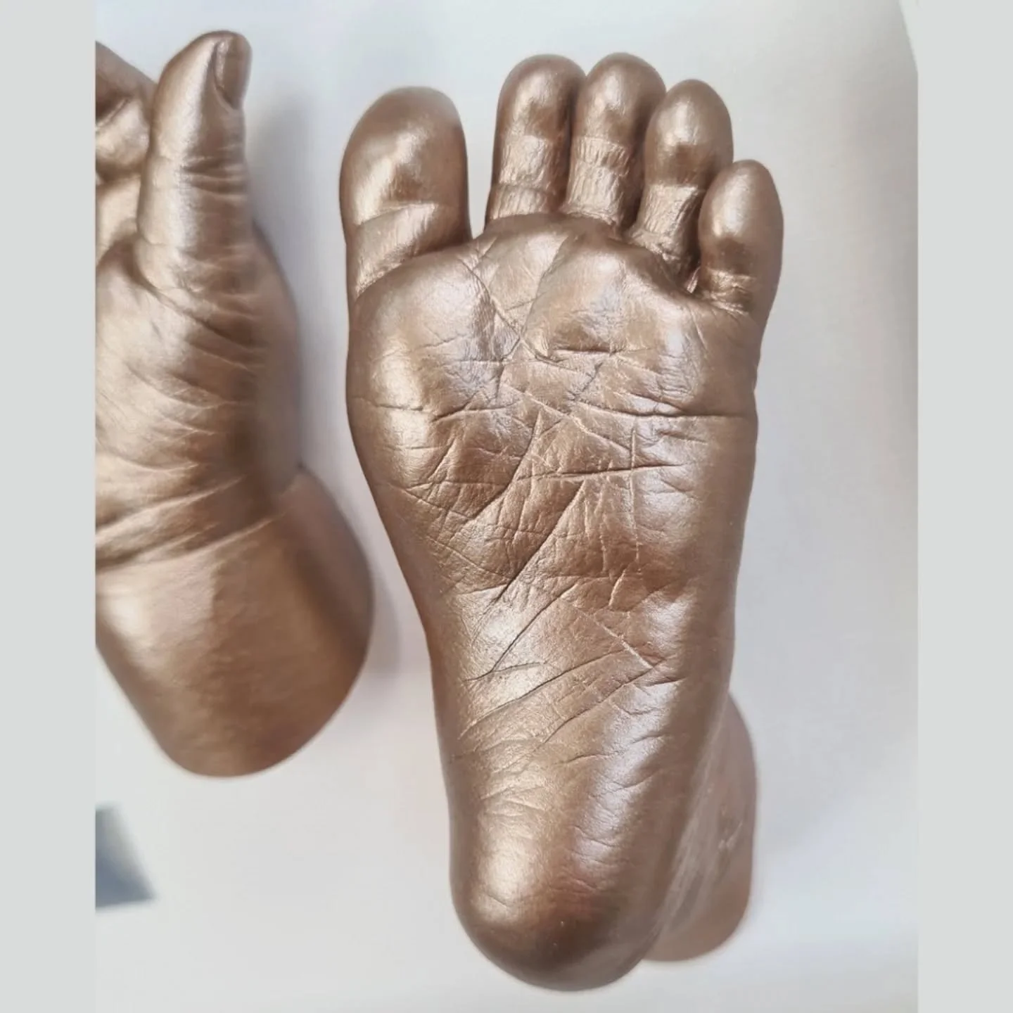 Capturing the tiniest details that tell the biggest stories. These little feet are just the beginning of a beautiful journey
#babyfeet #3dcasting #babycastingleeds #capturingmoments #leelarosecastings