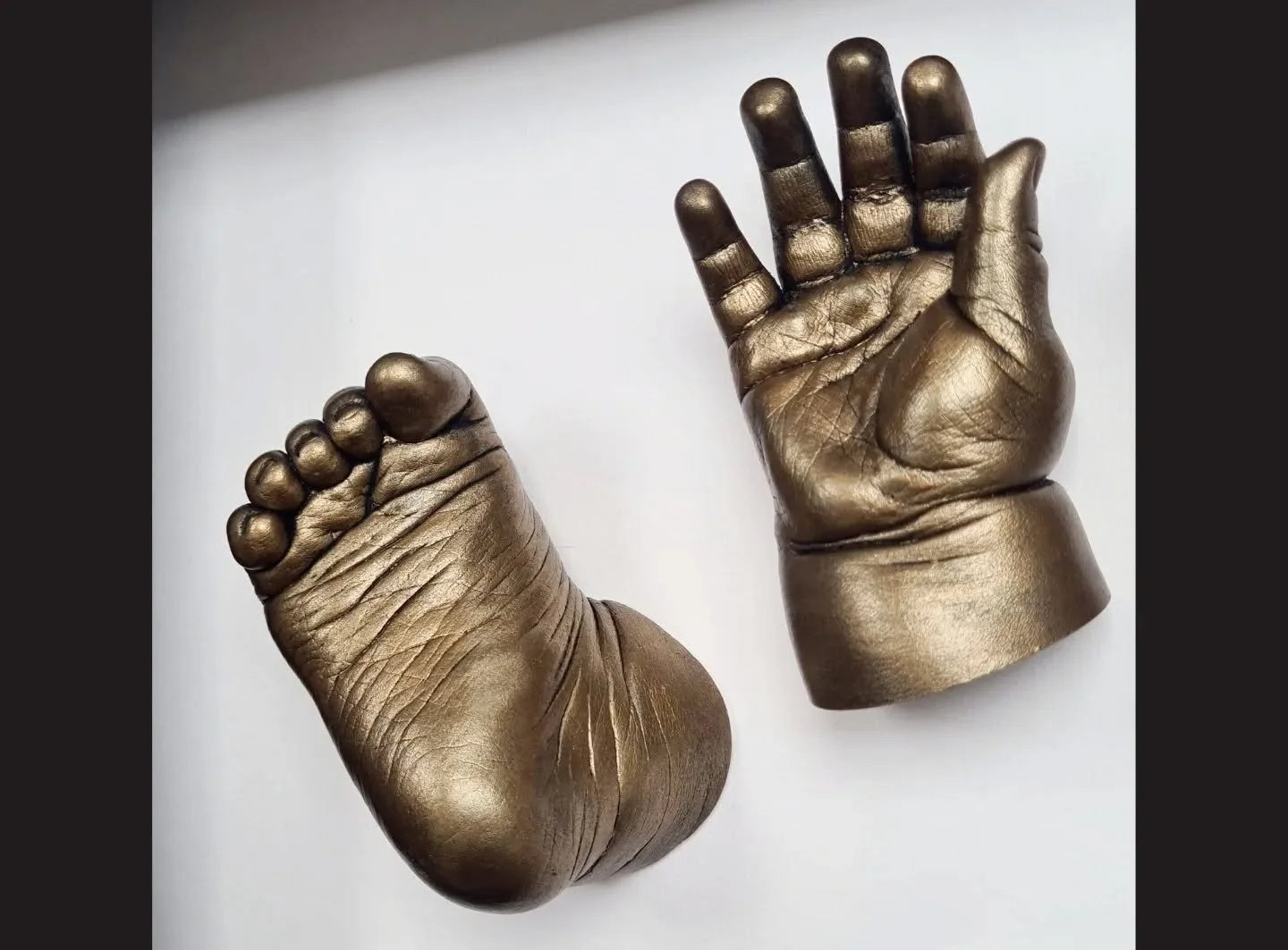 There's something magical about tiny hands and feet&mdash;each little detail tells a story of growth and love. 💕👣 #BabyHands #TinyFeet #CaptureTheMoment
#babycastingbradford #babycastingleeds #Farsley #leelarosecastings