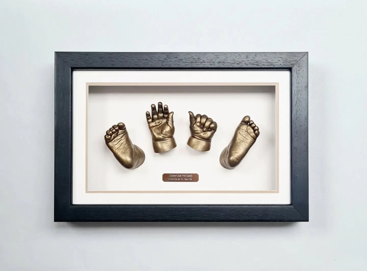 🌟 Capturing personality through the tiniest details! 🌟

Have you ever noticed how much expression can be conveyed through a baby&rsquo;s hands and feet? From tiny toes curled in delight to little fingers reaching out in curiosity, every cast tells 