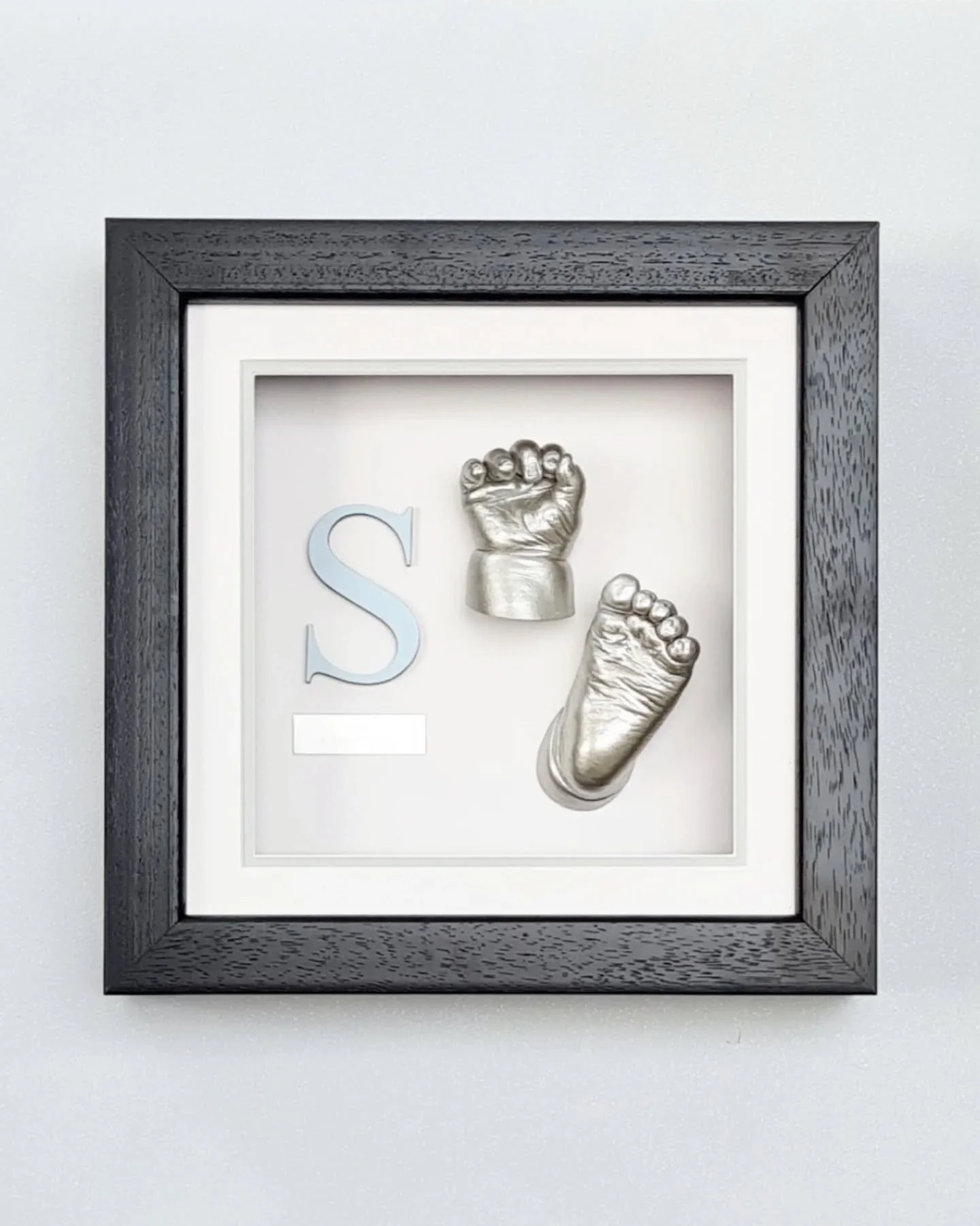 👣✨ Tiny Hands, Tiny Feet &mdash; Big Memories. ✨🤍
There&rsquo;s something truly magical about capturing the perfect little details of a newborn &mdash; every wrinkle, every line, even those scrunched-up toes. 🥰
This beautiful 3D hand and foot cast