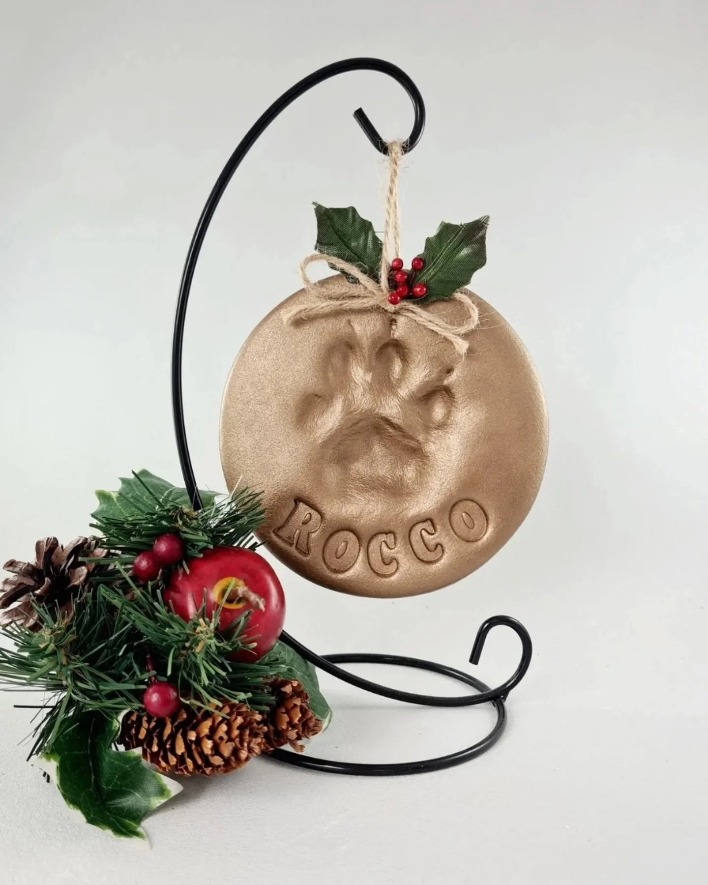 🎄 Our impressions look absolutely fabulous hanging
on the Christmas tree or displayed on a stand all year round! 

🐾 Did you know we also offer Pawbles? (That's our adorable dog paw
prints!) The perfect way to include your furry friends in your fes
