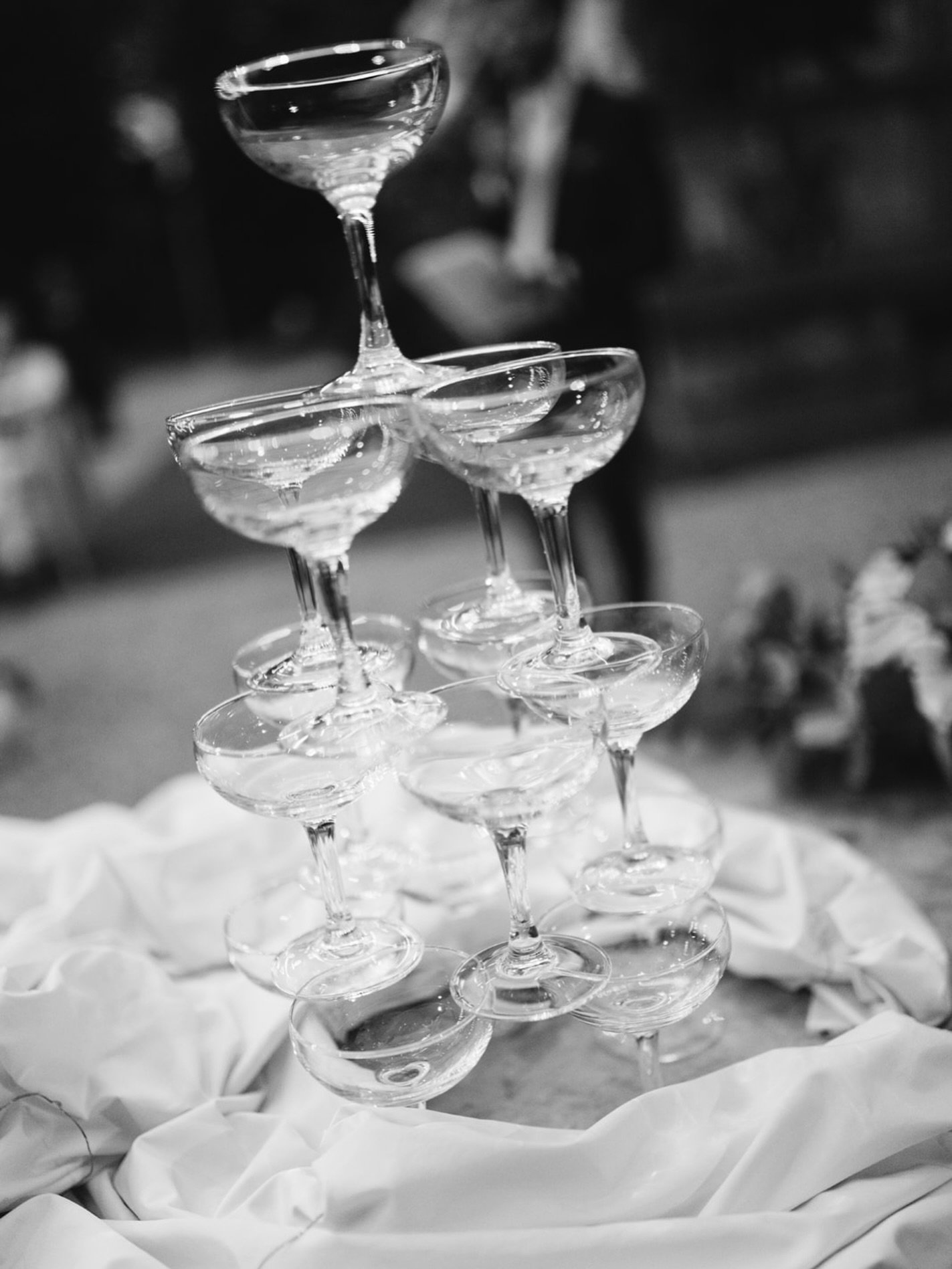 Italian weddings are defined by their atmosphere.

The moment guests gather, glasses are raised, and the day begins to soften into celebration.

It is within these moments, the aperitivo, the conversations, the shared energy &mdash; that the experien
