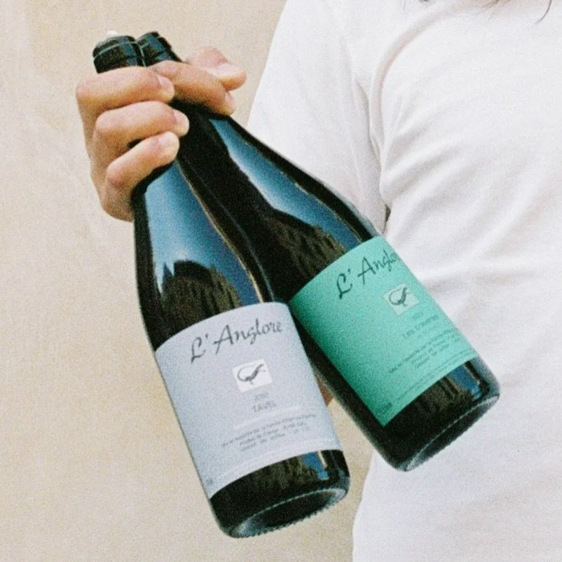 Sun&rsquo;s out and bottles open!! 
Pouring some fresh, juicy wines today come by for a glass and a little afternoon hang at the studio 🍇