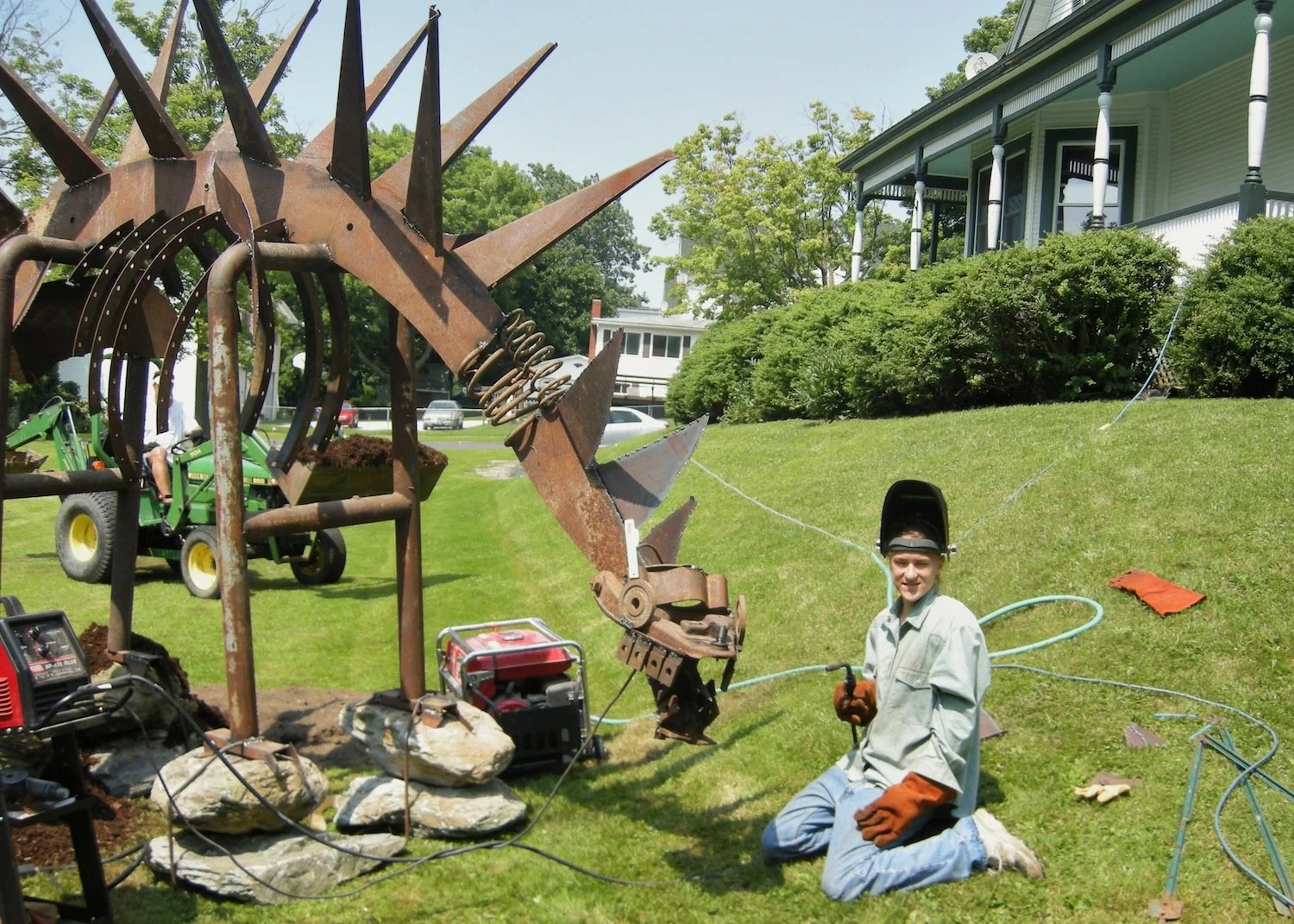 4 dinosaur building 066.JPG