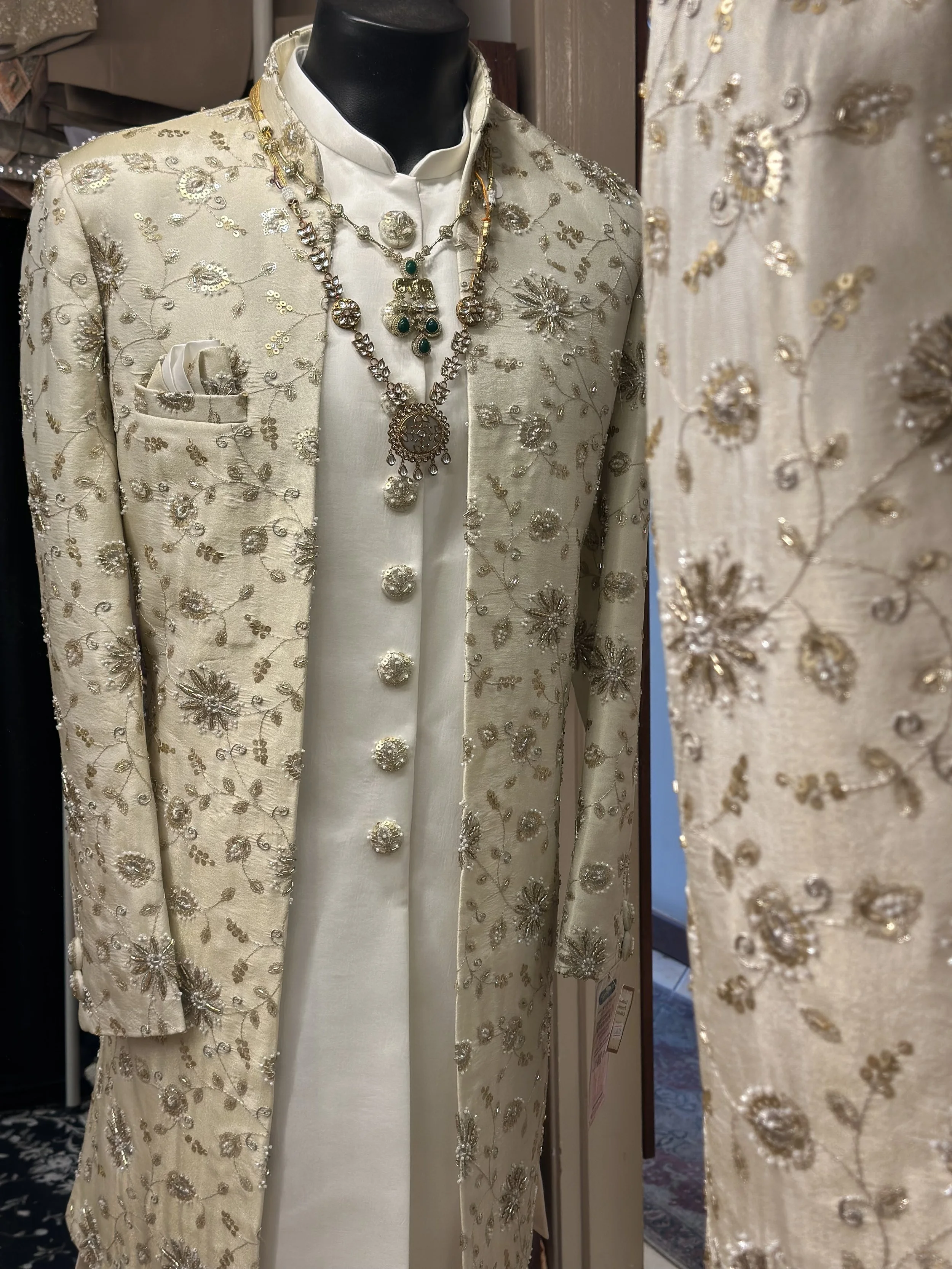 ivory-white-embroidered-indo-western-sherwani-embroidery-detail-close-up.jpg