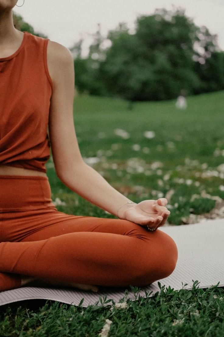 Your Full Moon Ritual Guide: Manifesting with Lunar Cycles