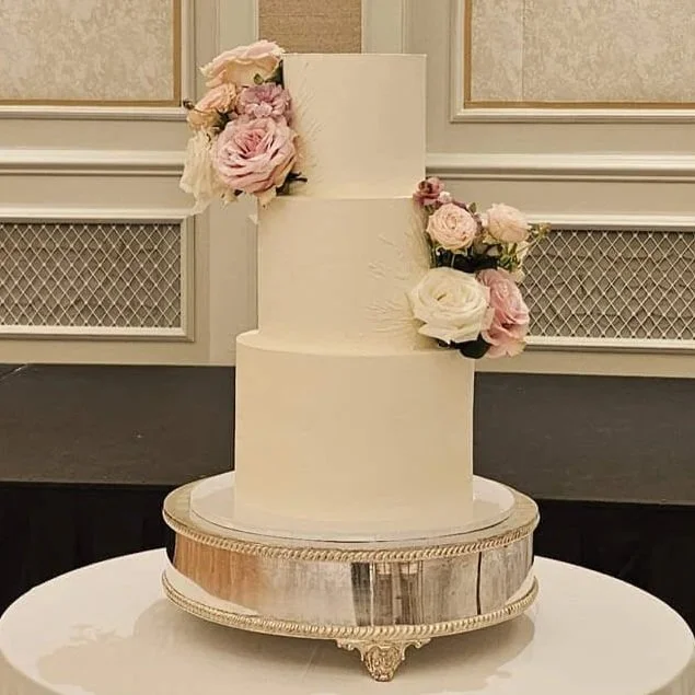 CK+Bakes+Weddings+Celebrations+Wiltshire+Steph+Ross.jpg