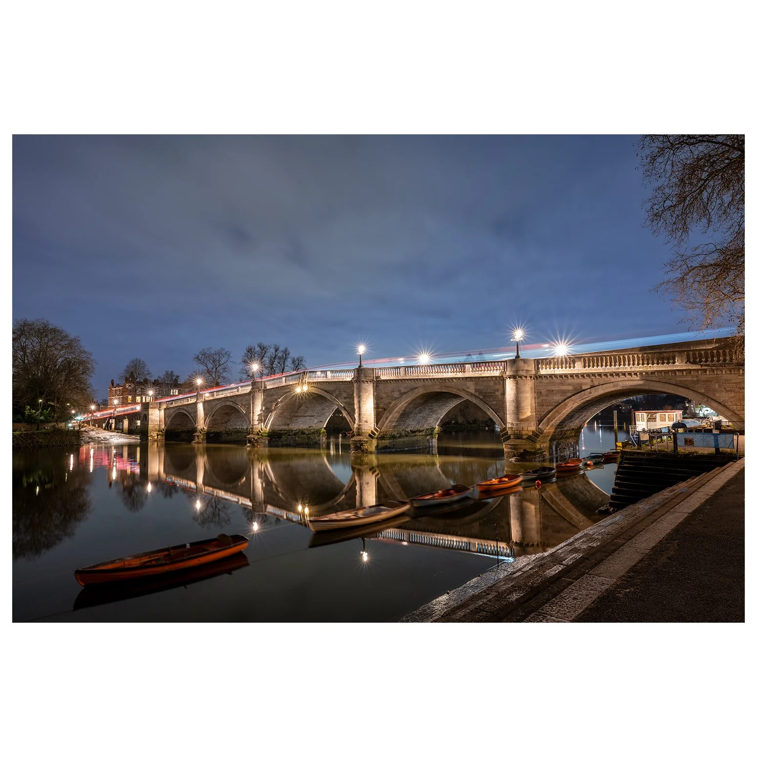 Just 2 places left on the previosuly soldout night photography walk in Richmond Upon Thames (Sunday 14th Dec). 

Born in Kingston, I&rsquo;ve been loitering the streets of Richmond from an early age and has been a place of inspiration to me since pic