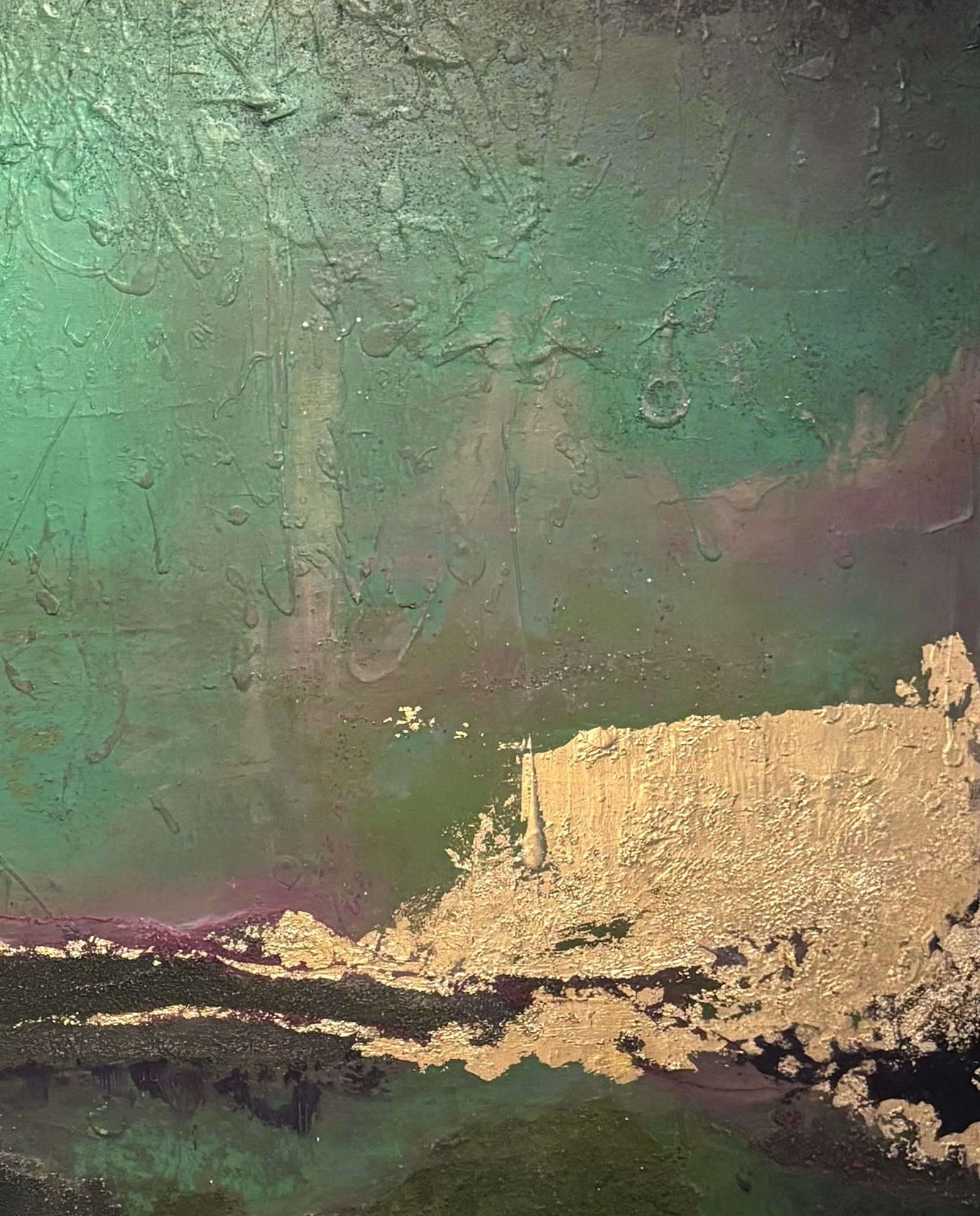Close-up of Golden Hour, an original abstract painting by Janne de Boer.  Abstract painting with textured surface, blending shades of green, gold, and black in horizontal layers