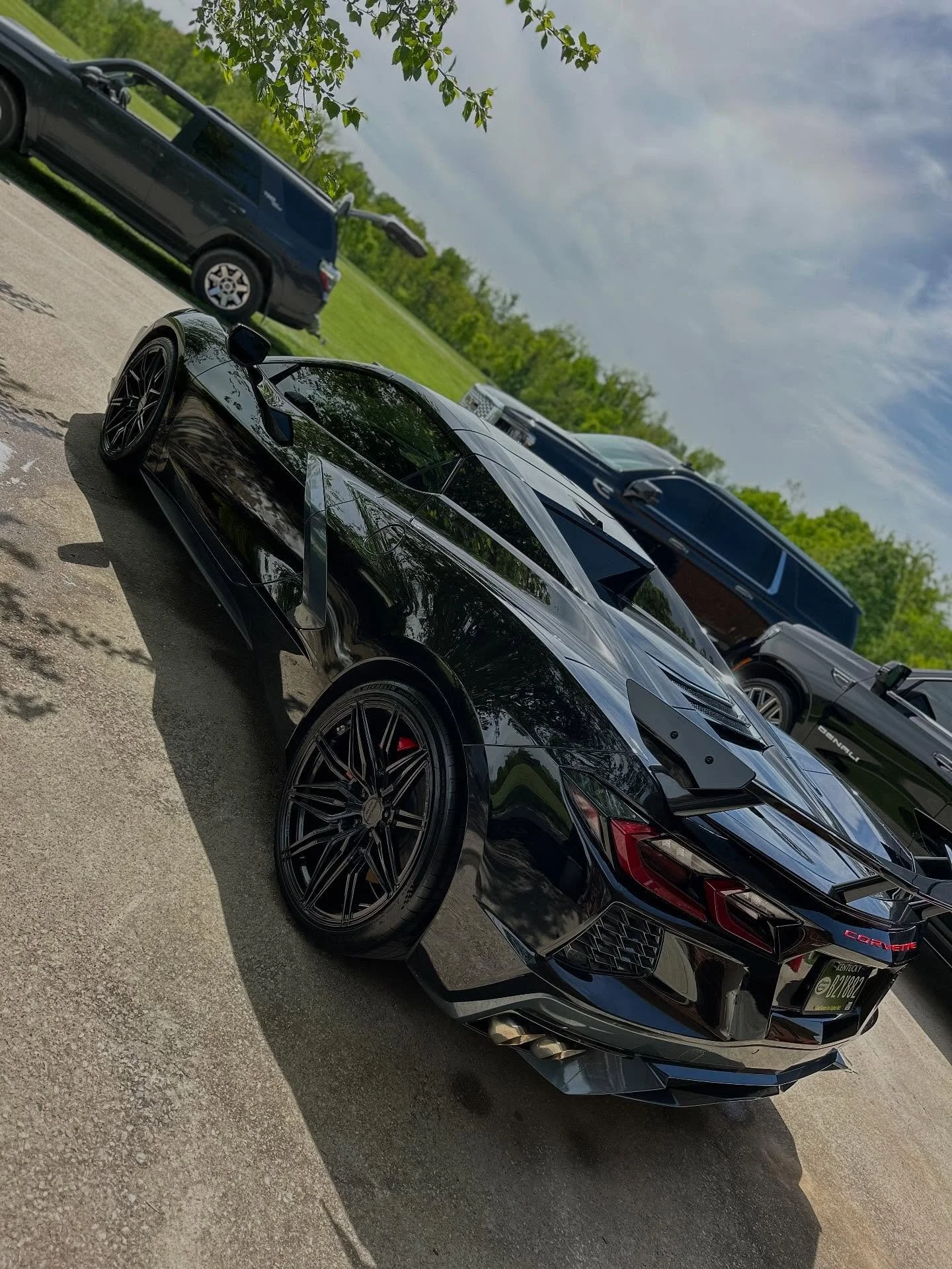 This black C8 didn&rsquo;t just get cleaned &mdash; it got elevated.🖤 A bold finish worthy of the badge. 
Ready to elevate yours? Tap in with D-Will&rsquo;s Detail
📲 (606) 481-6169

#LuxuryDetailing #CorvetteC8 #DwillsDetail #RichmondKY