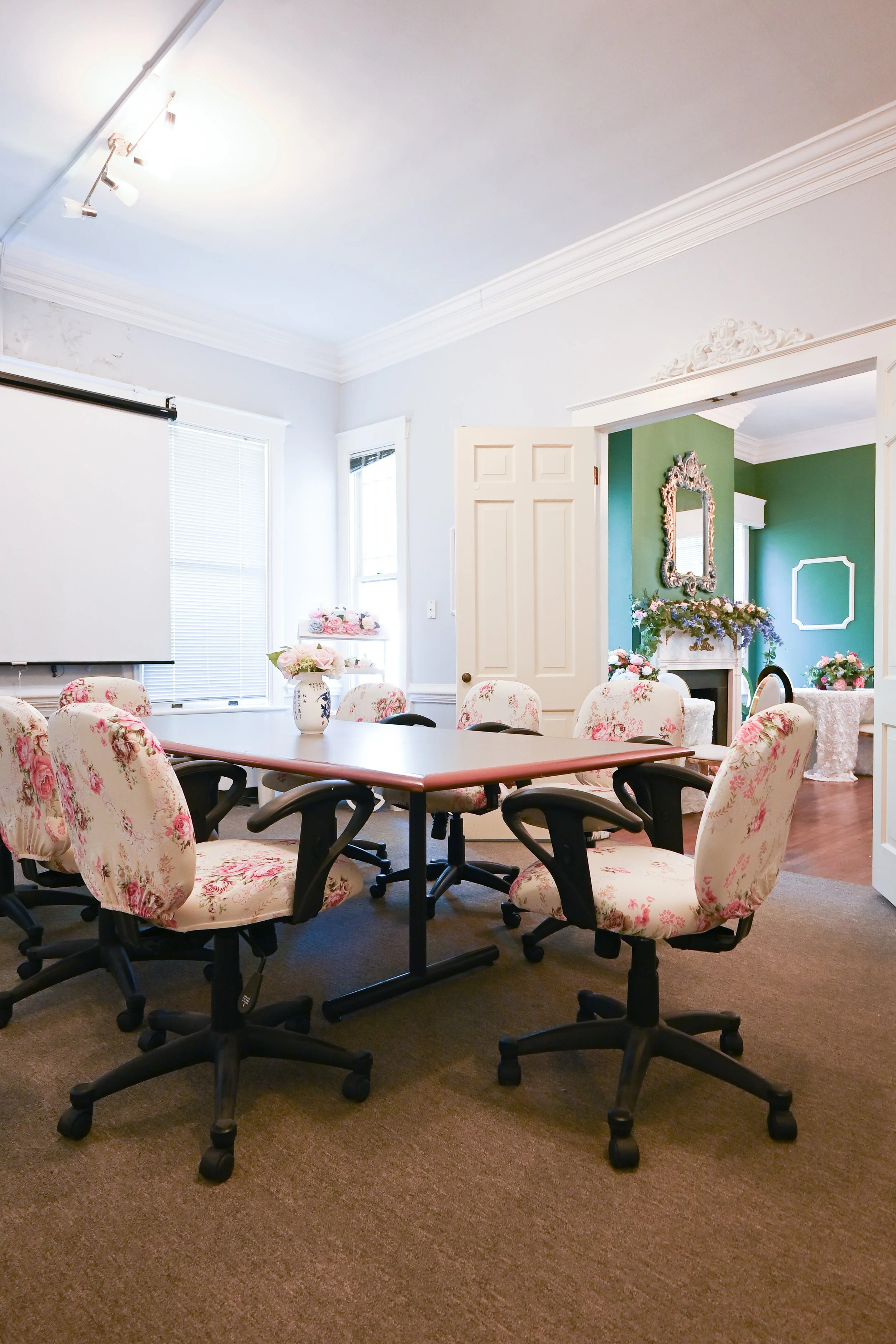 The Lounge (Conference Room)