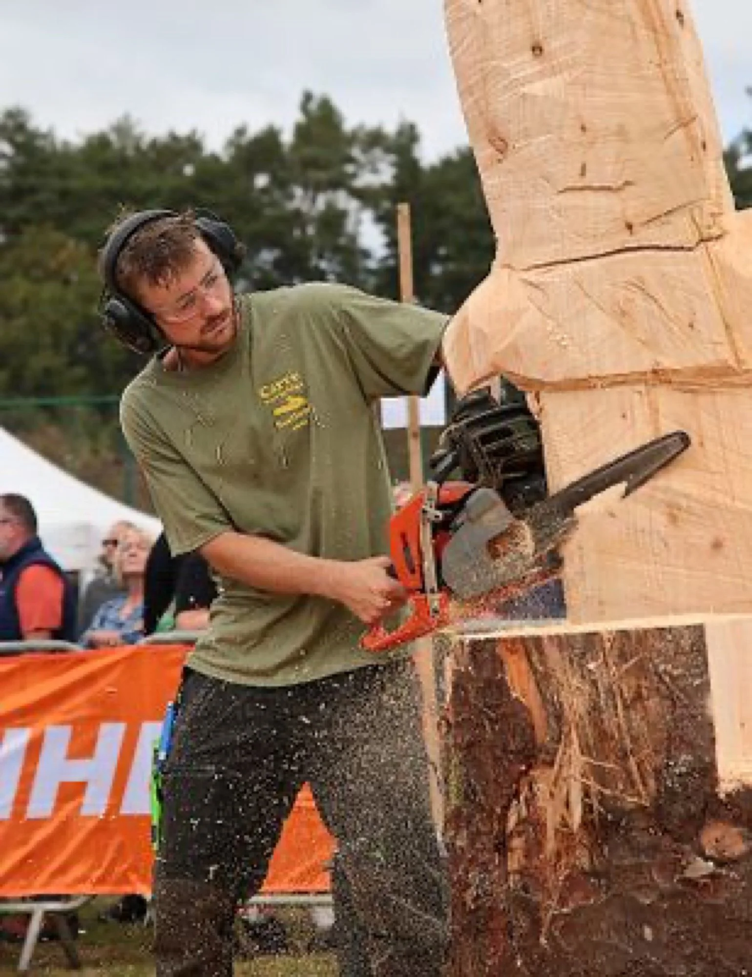 Kaspian Askham I Bespoke Chainsaw Carving I Wood sculpture I Carve Carrbridge carving competition 2025