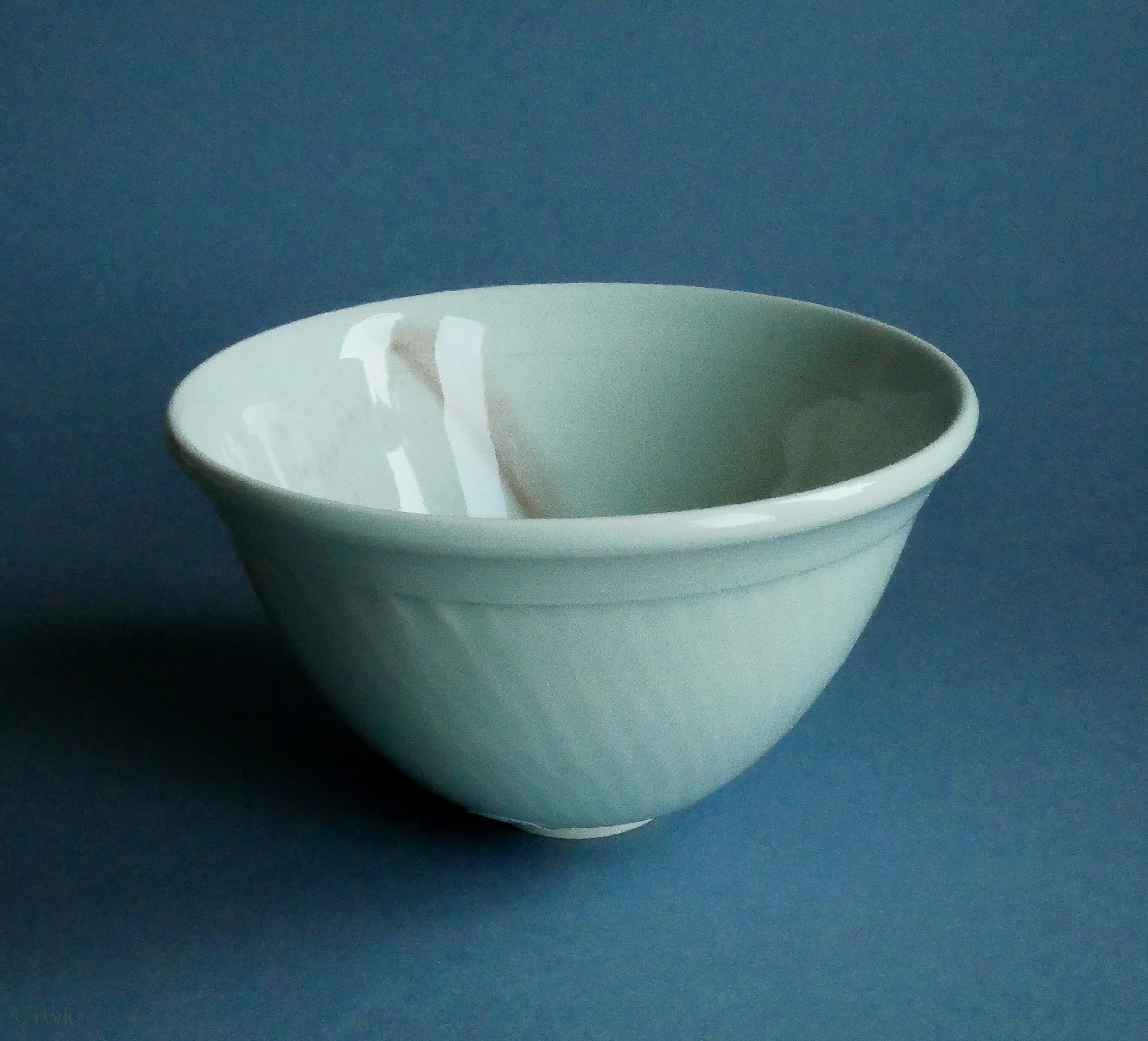 Small Blue Celadon Bowl. Porcelain. 75mm (h) 120mm (dia) rwk45
