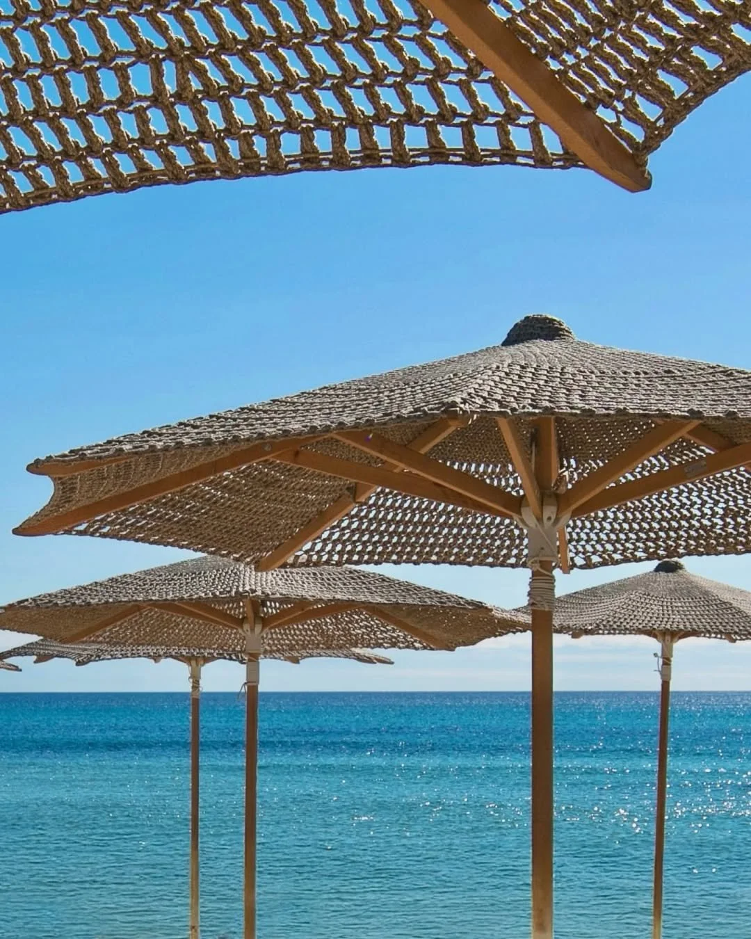 ☀️ Summer is slowly showing up&hellip; and AskMe is already ready for it!
From beach clubs to restaurants, yachts, events, or VIP experiences &mdash; let us handle your bookings so you can focus on what really matters: enjoying every second.

Your su