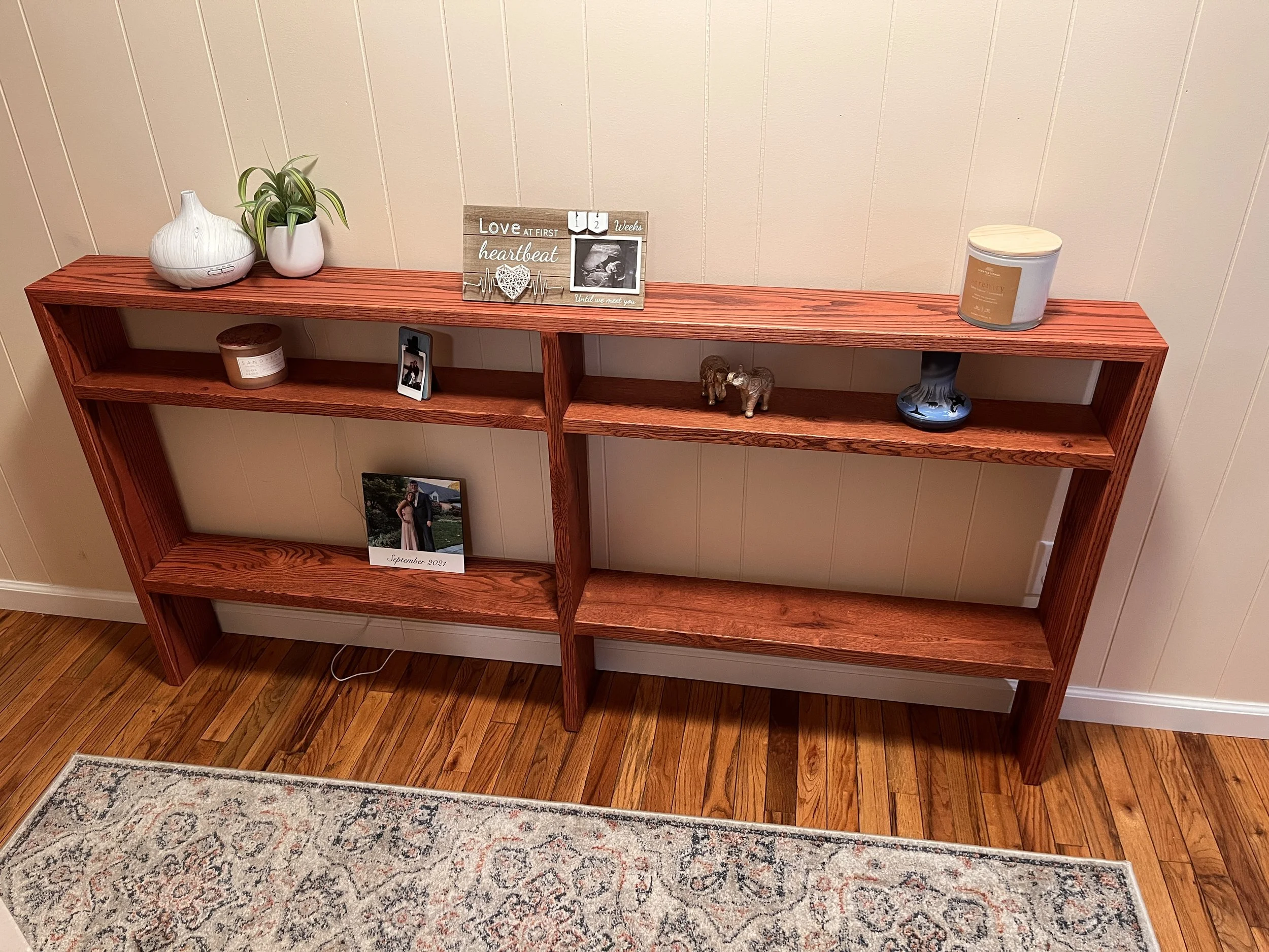 👋 Your Home's First Impression: The Essential Entryway Table