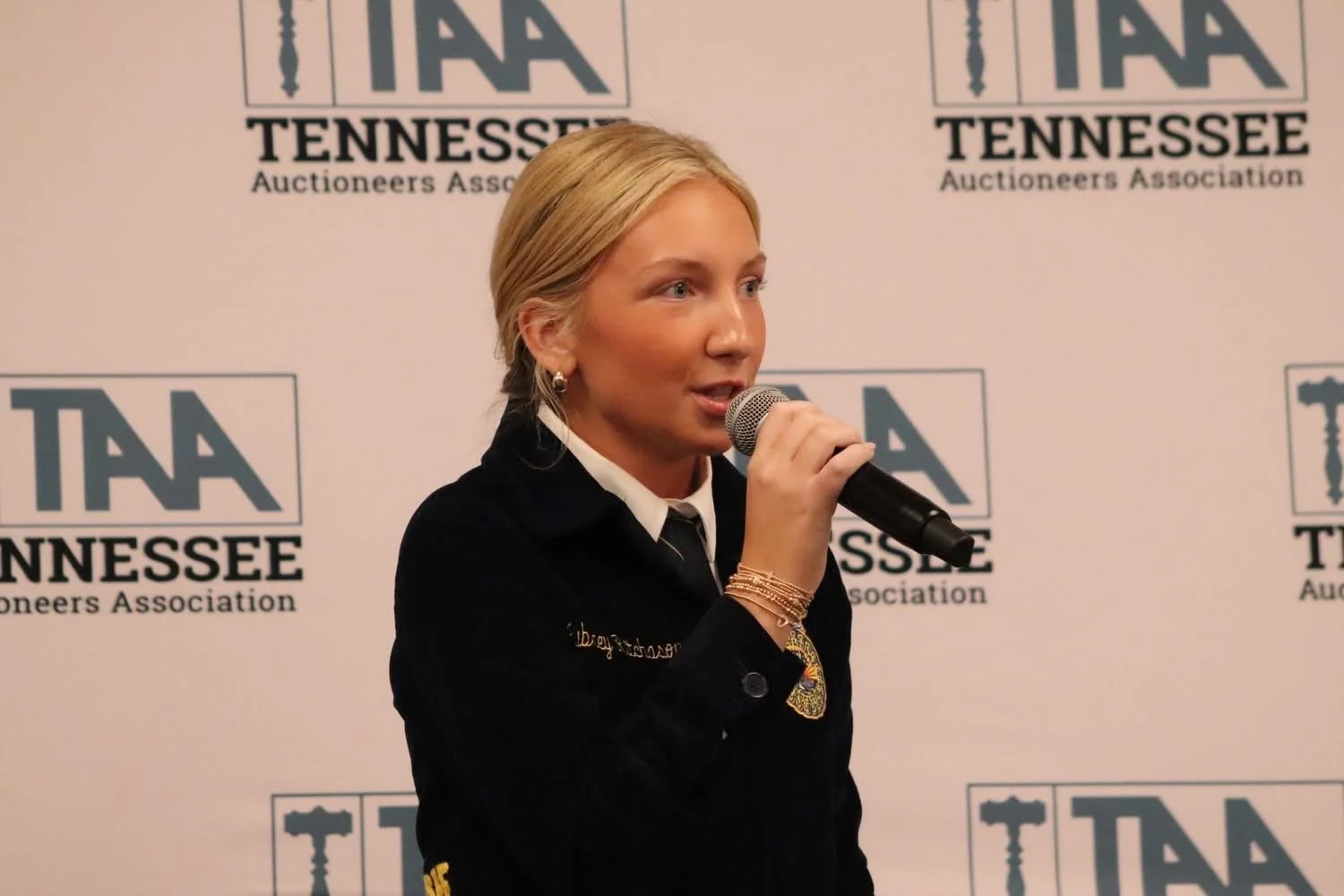 Competing at the Tennessee FFA CDE Auctioneering Competition — stepping onto the stage, bringing the chant, and giving it everything I’ve got. Proud to represent my roots, my work, and my passion for auctioneering in a competition that helped shape m