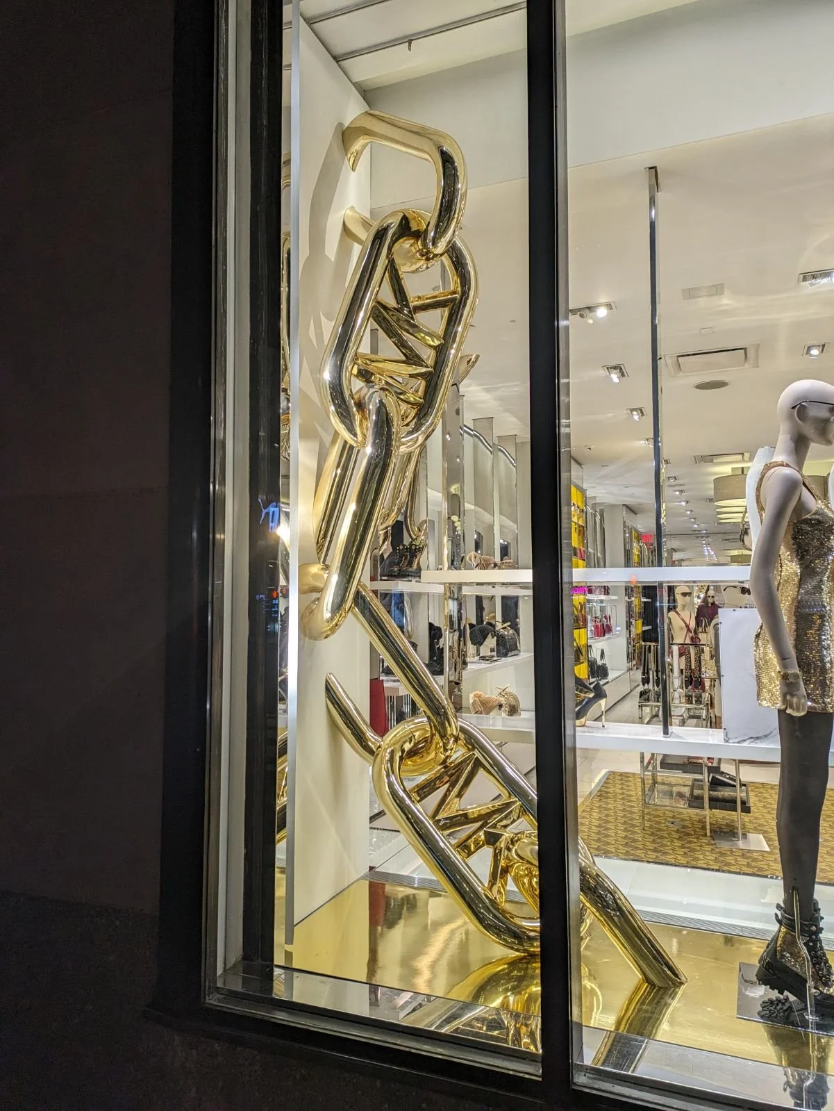 Interior Michael Kors Holiday Links 2023 finish.jpg