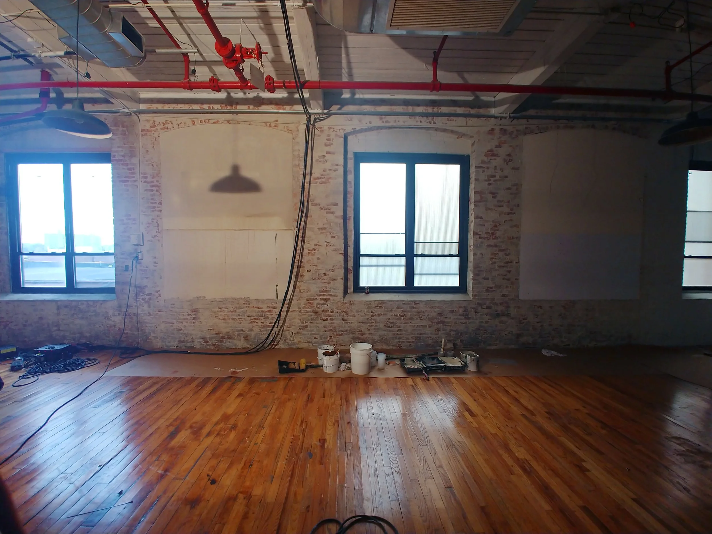 INTERIOR FOR LIFE S2- 2019
Scenic Treatment- Color, texture and aging to match pre-existing brick
Scenic Charge: Joe Garzero
Production Designer: Chris Potter