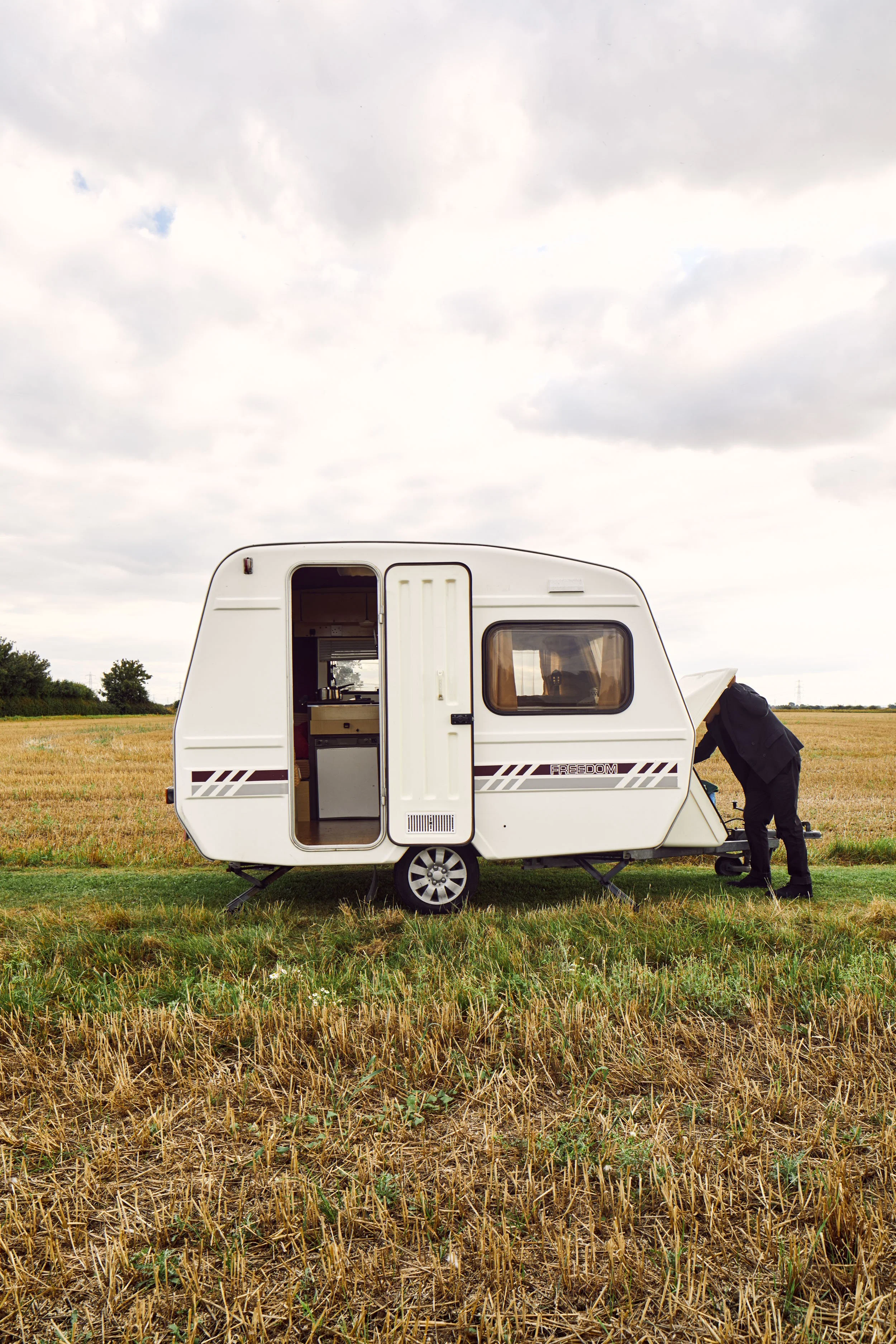 Huw cover Sep2021_MG_1354.jpg