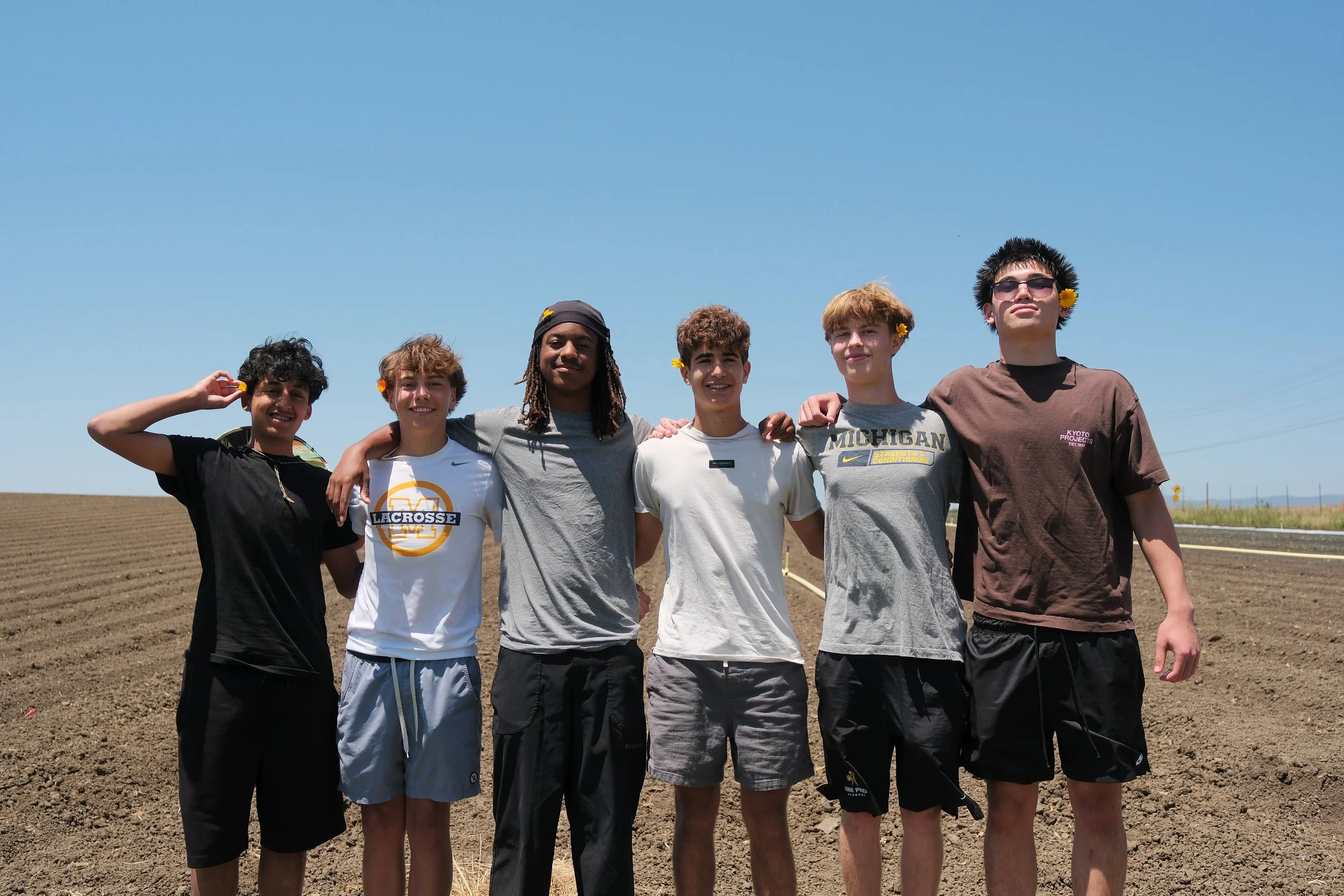 Students At Esperanza Farms11.JPG