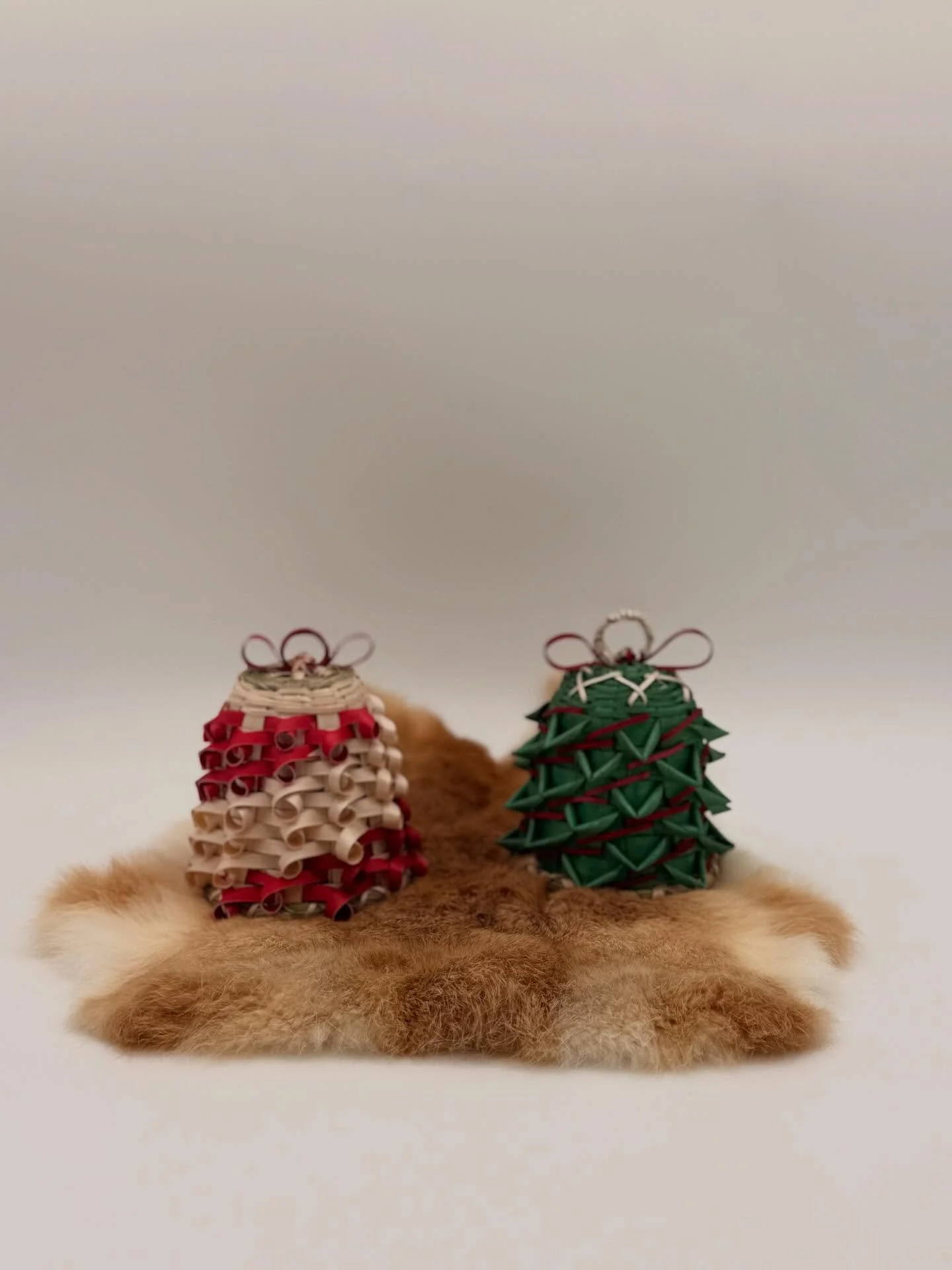 If Santa had Native aunties and uncles, his sleigh would be full of baskets instead of toys. Just saying. #nativeartist #indigenousartist #basketweaving #christmasseason #christmasdecorations