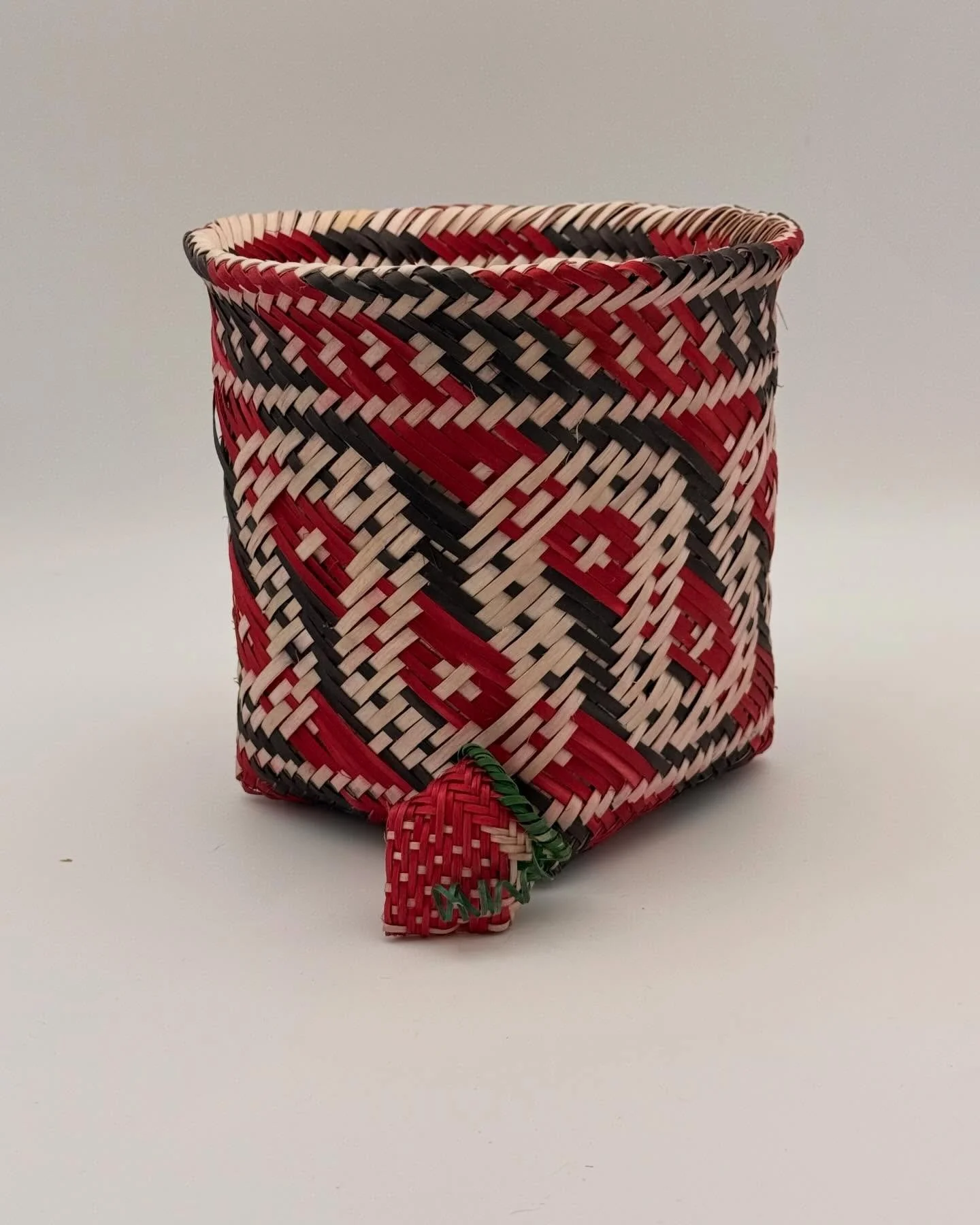 Packed and headed to Phoenix for the Heard Indian Market. Bringing a little Southeast to the Southwest. Which basket is your favorite?
Come stop by or say hello at booth C-21. 
#heardindianmarket #nativeart #basketweaving