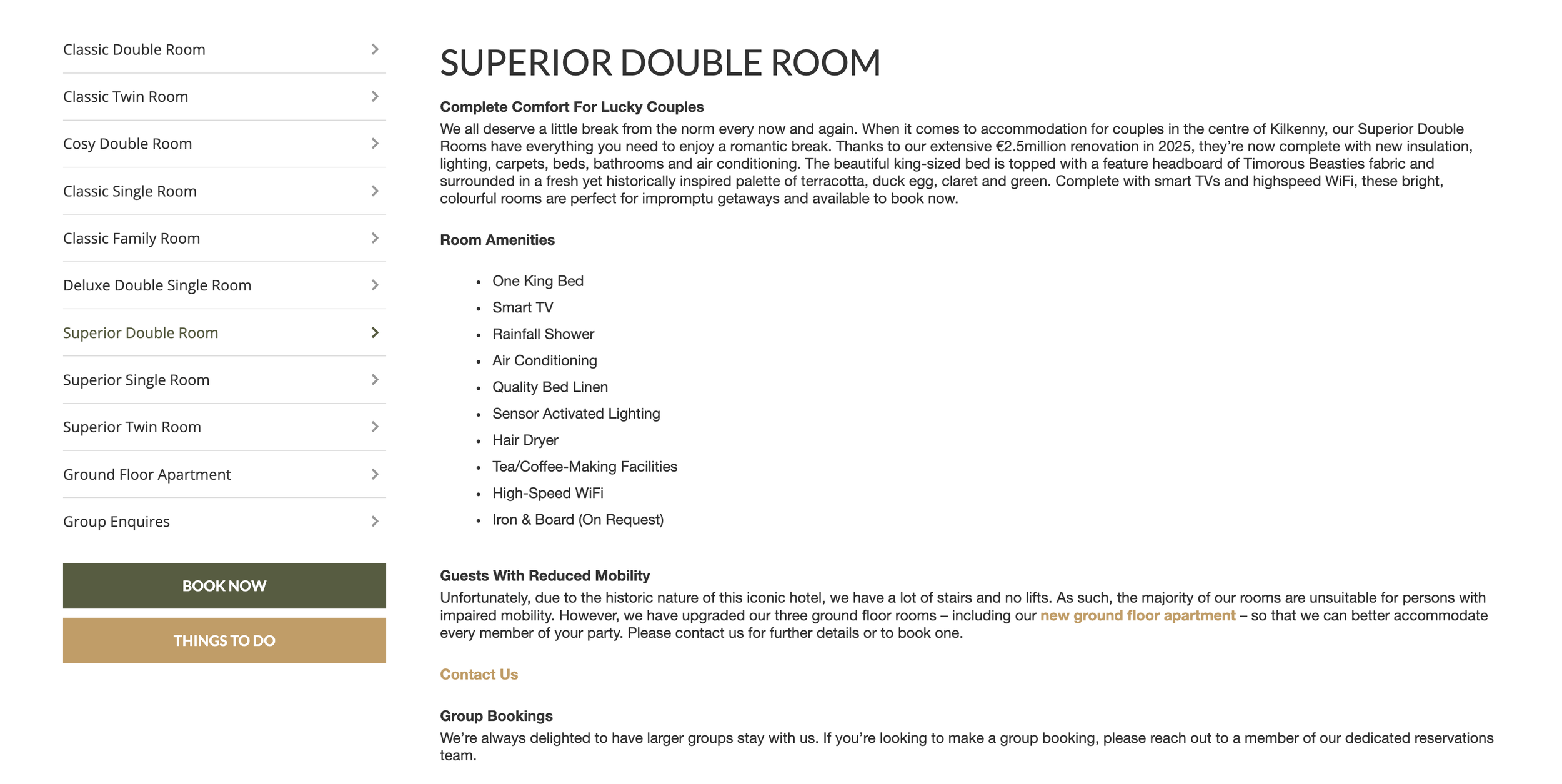 Overview of one of the rooms available in the hotel including a bullet list of amenities on offer.