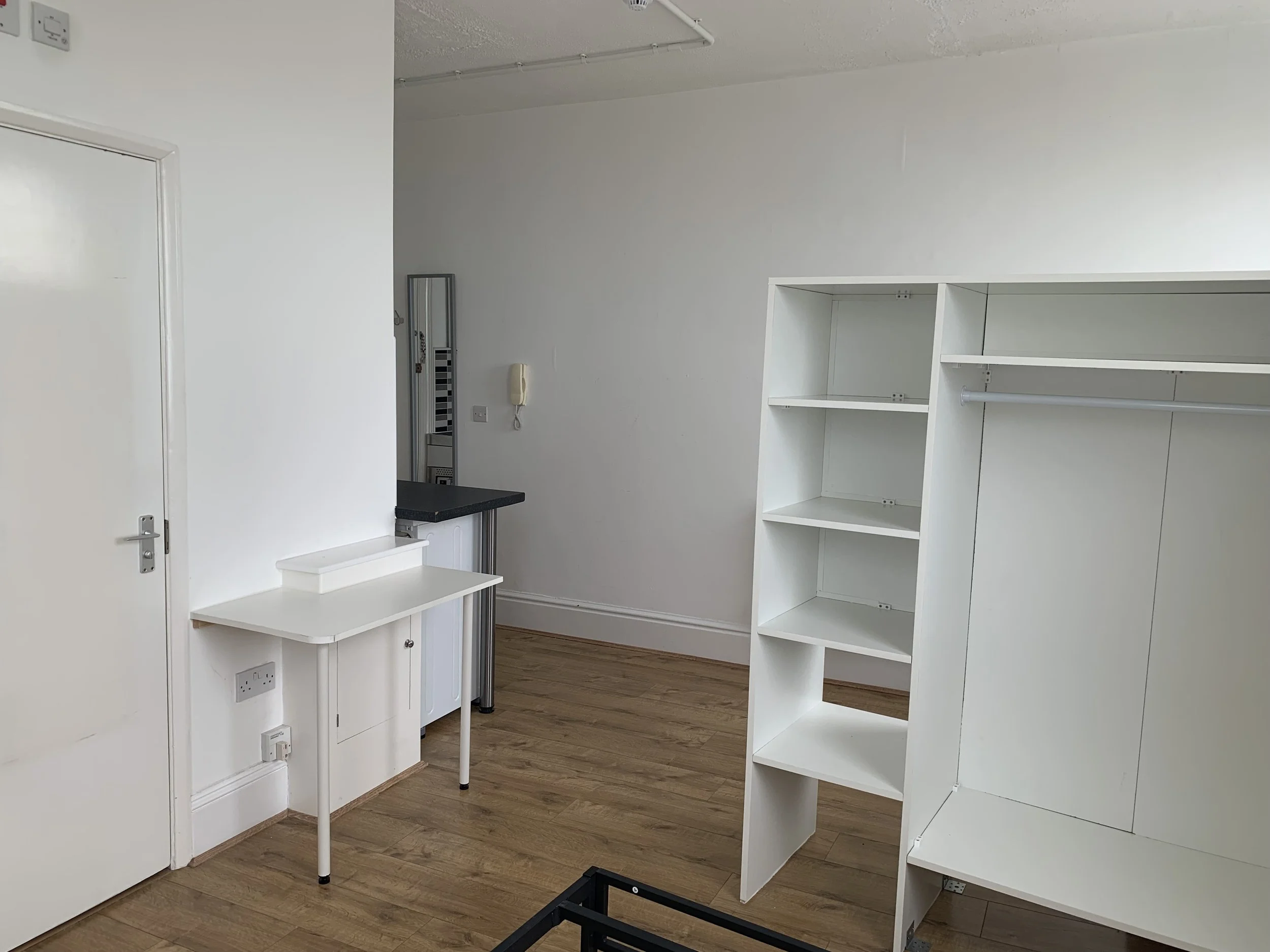 Flat 10 - 6.jpg