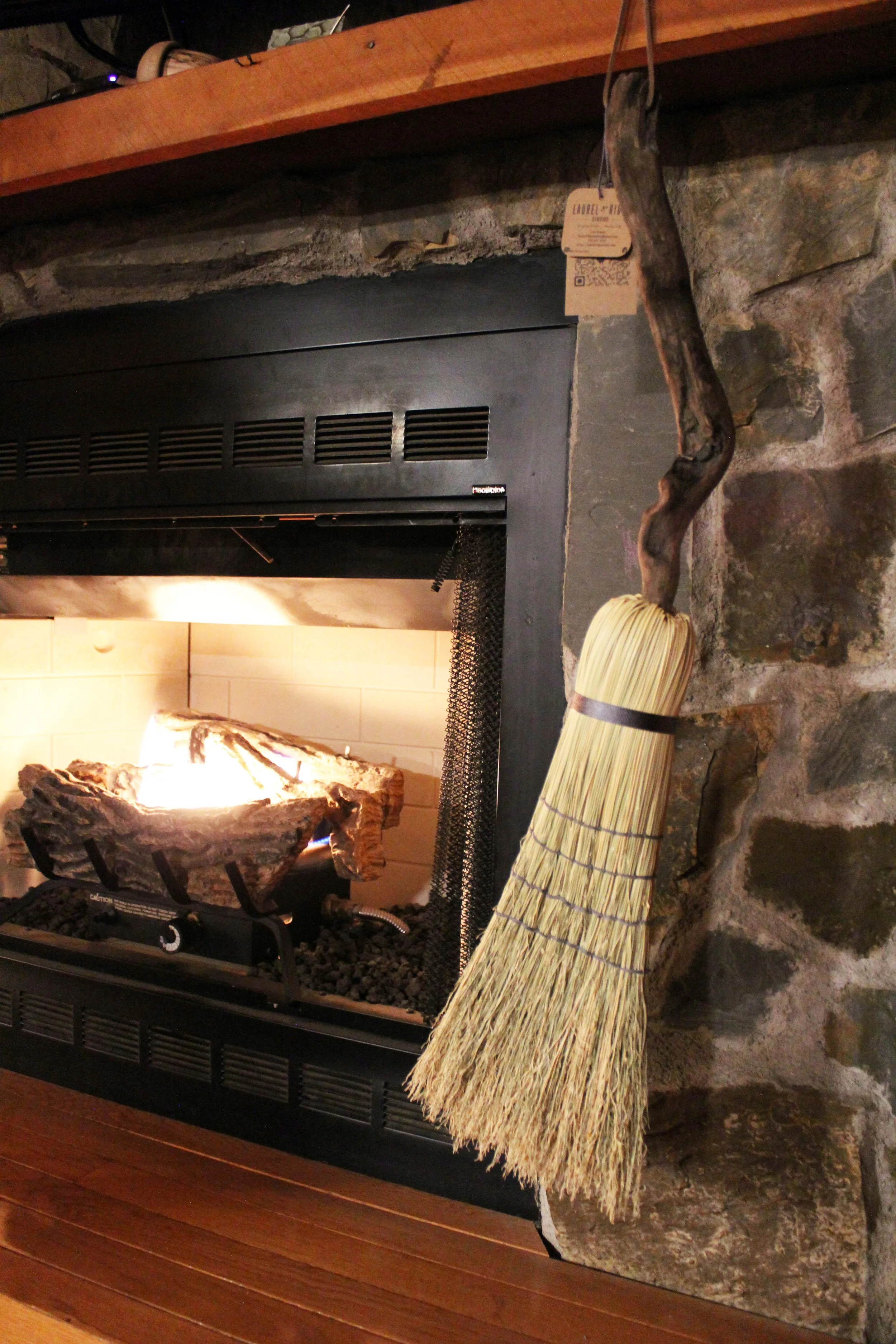 hearthbroom_driftwood6.jpg
