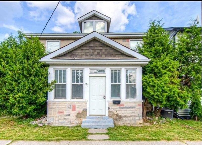 93 Water St South