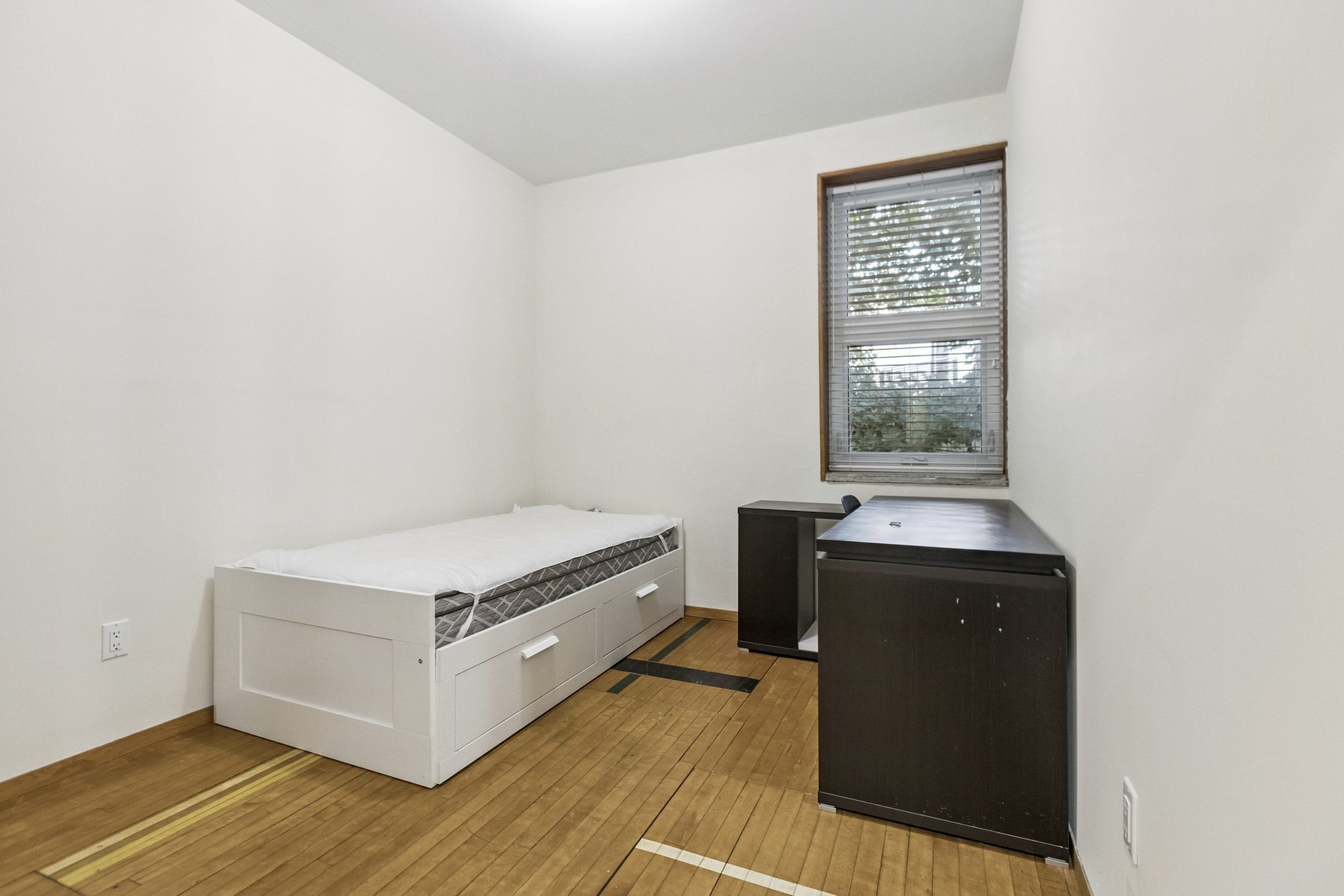 O3d-The-Grand-House-68-Roseview-Ave-Cambridge-ON-N1R-4A7-Canada-odyssey3d-025-1-scaled.jpg