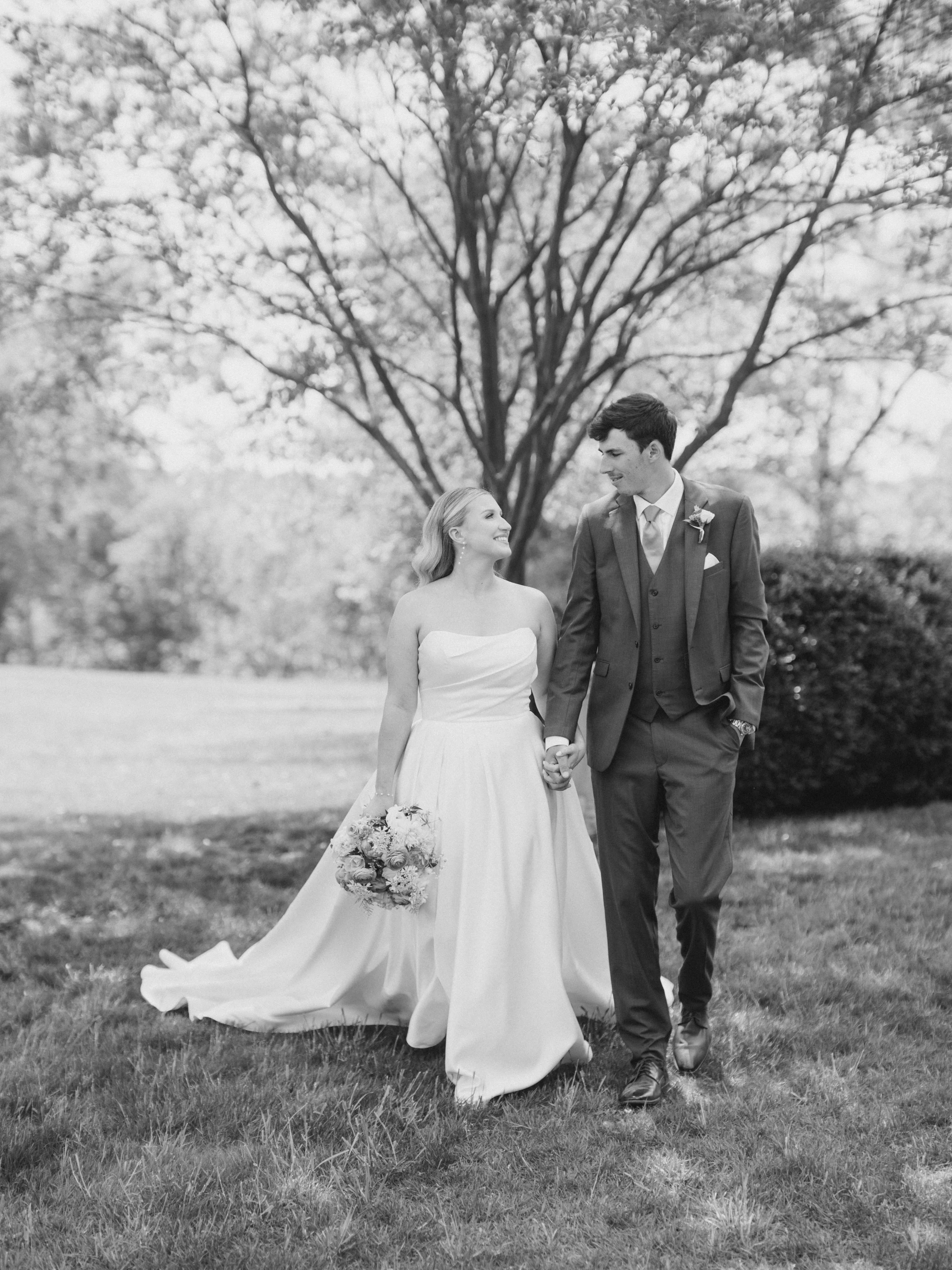 Savannah&Landon_HerringCreekHouseWedding_SneakPeek-31.jpeg