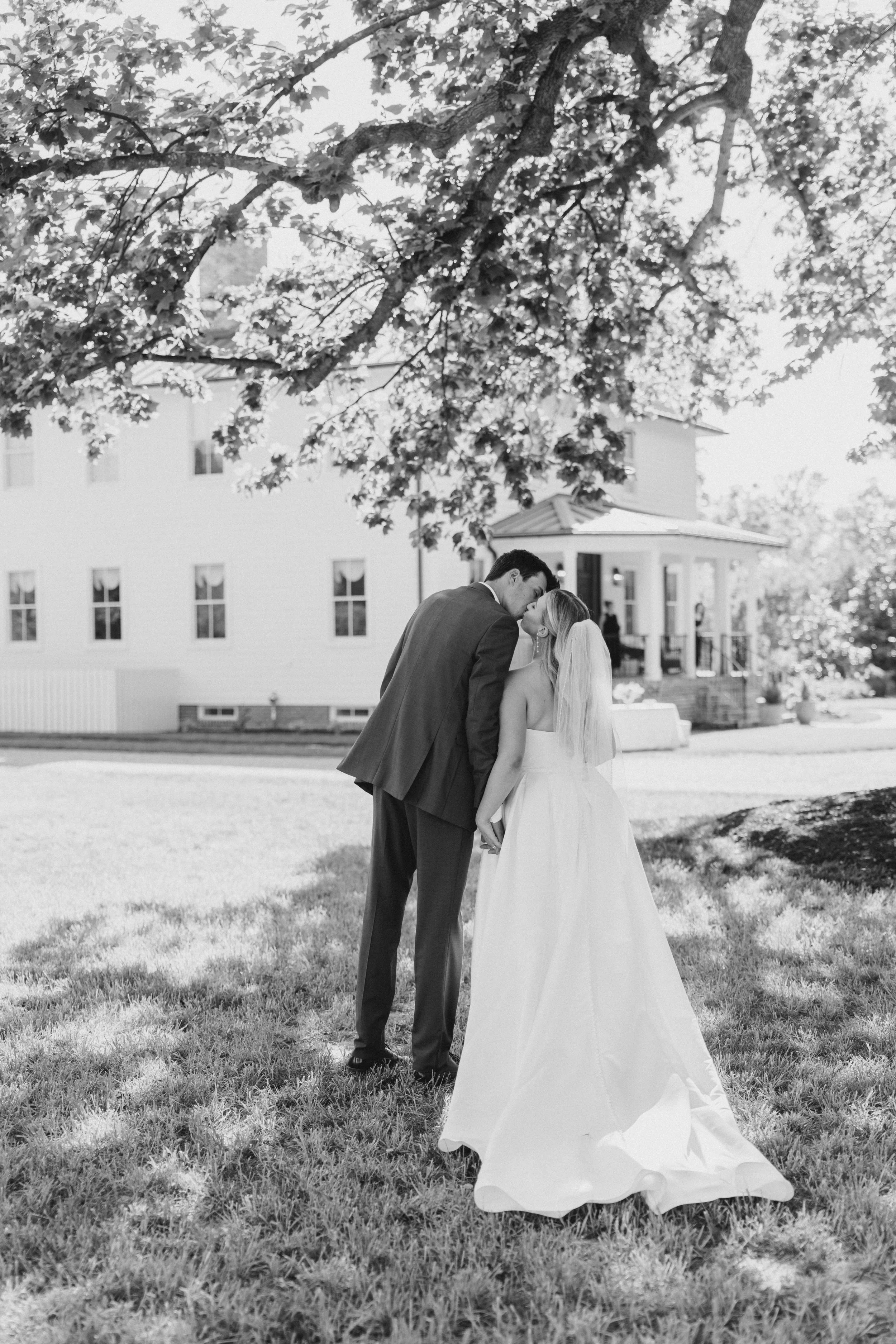 Savannah&Landon_HerringCreekHouseWedding_SneakPeek-73.jpeg
