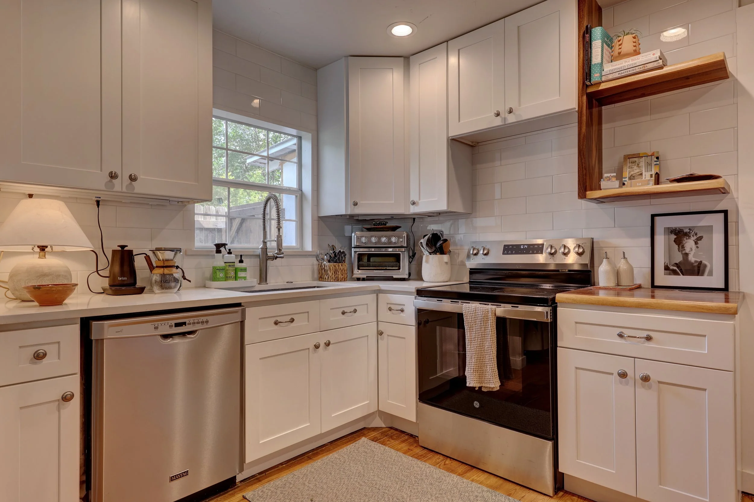 Wanderer-kitchen-closeup.jpg