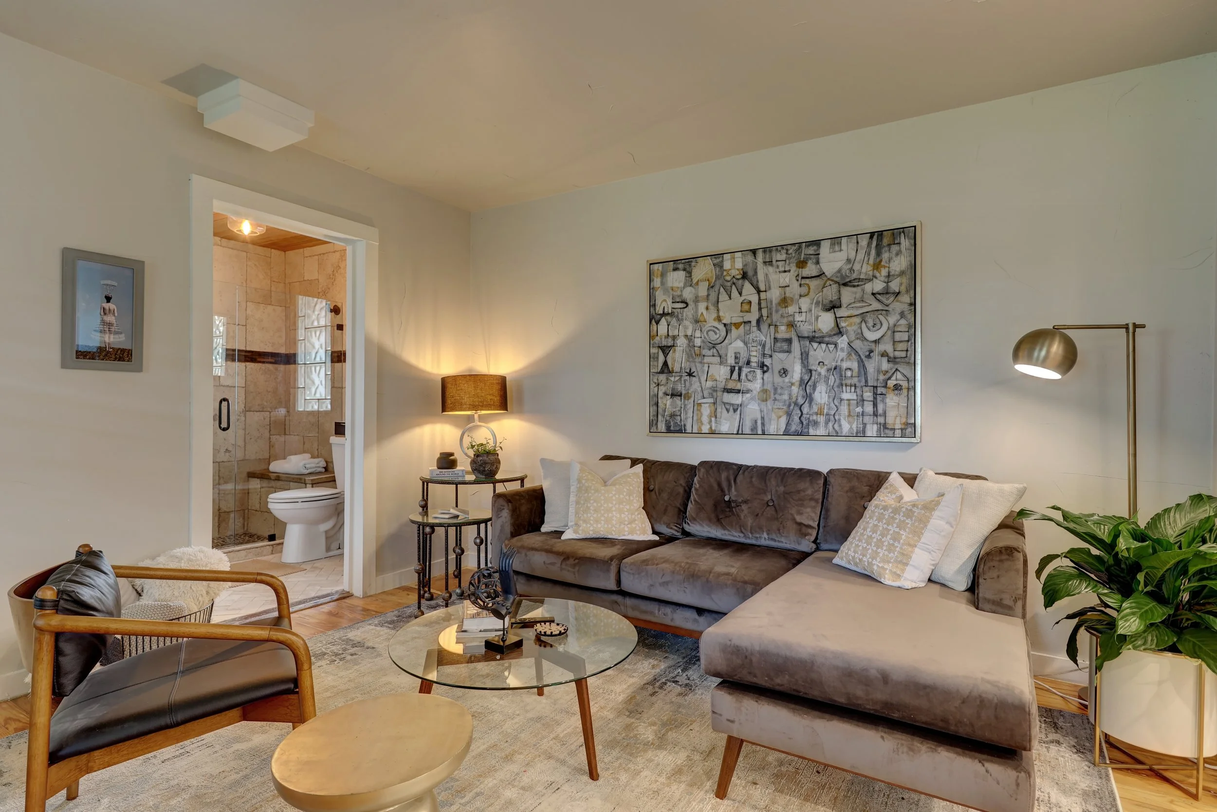 Wanderer-living room.jpg