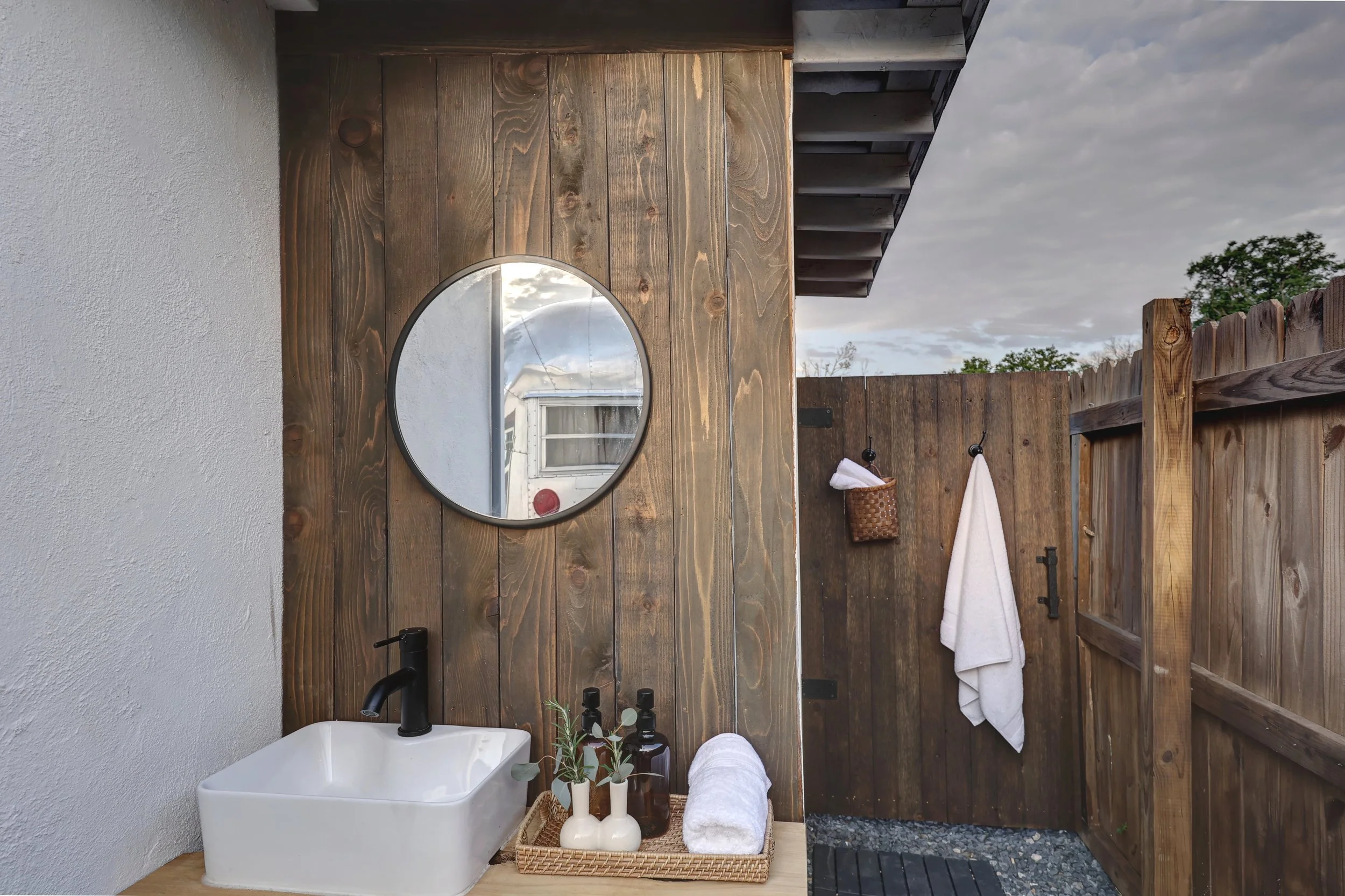 LW-outdoor-bath.jpg